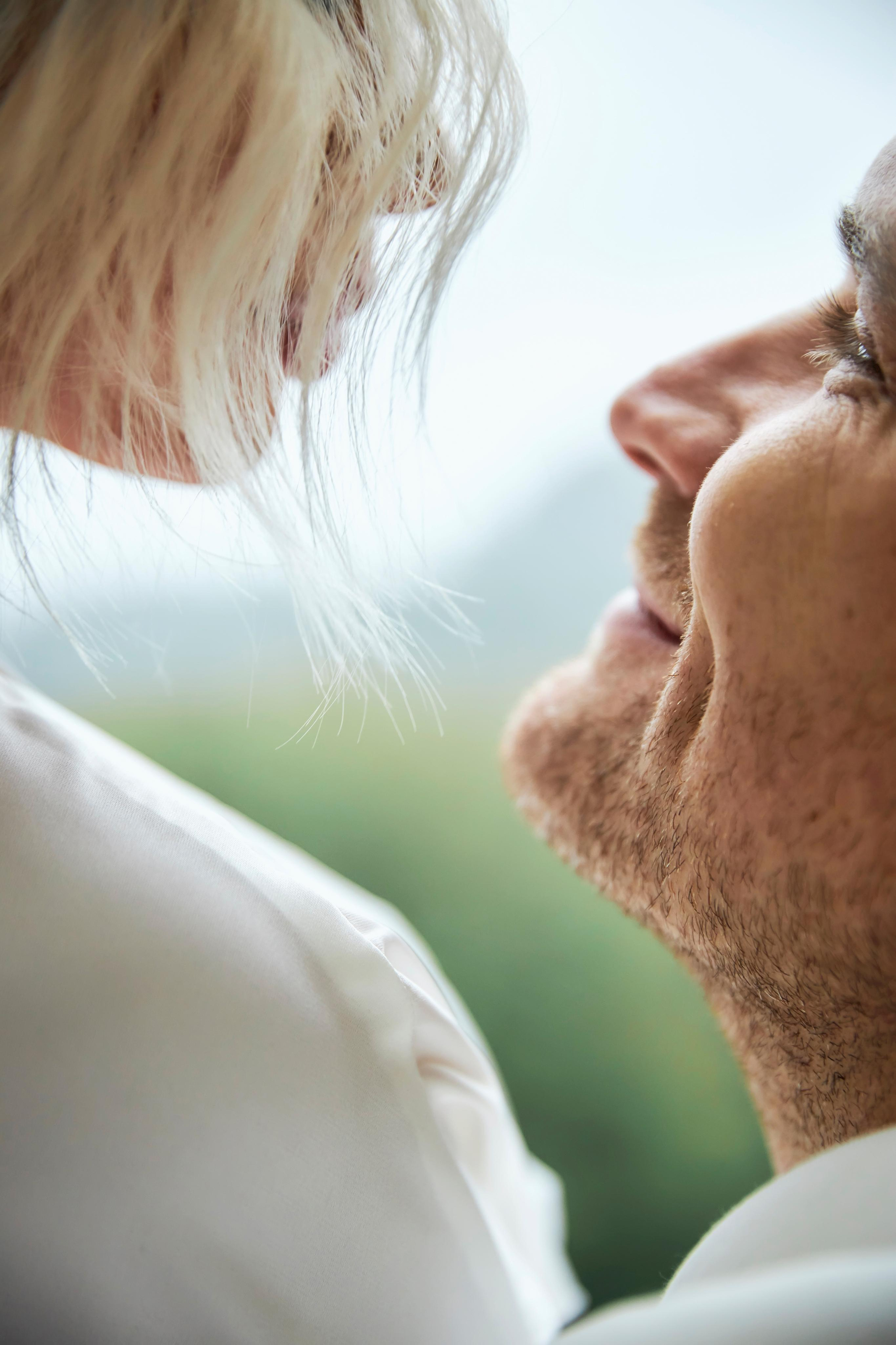 Свадьба в Красной Поляне от TWINS STUDIO в окружении гор. ТВИНС СТУДИО — лучшие свадебные фотографы и видеографы в Краснодаре