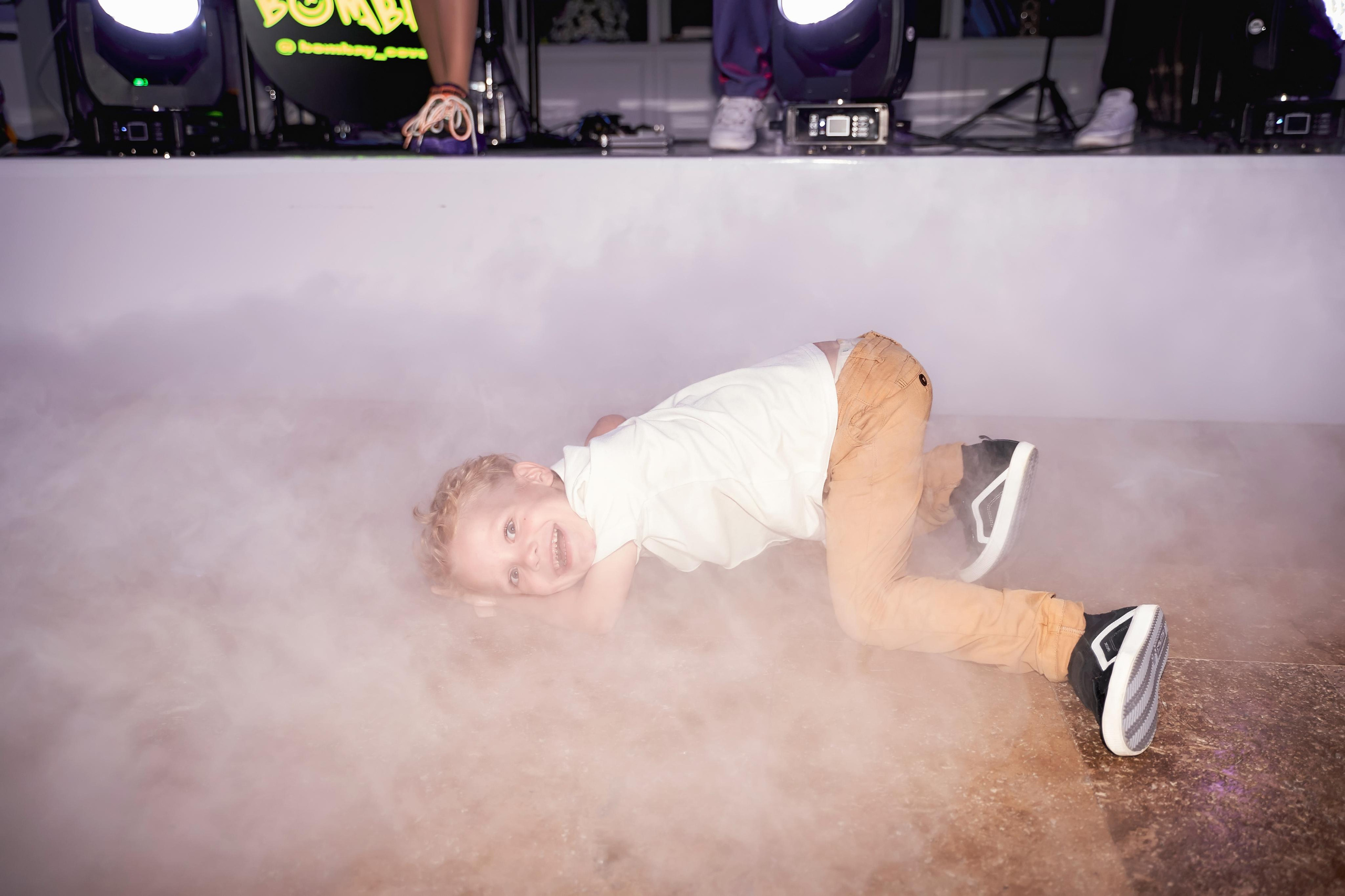 Прогулка на яхте в день свадьбы вместе с фото и видео Твинс Студио. ТВИНС СТУДИО — лучшие свадебные фотографы и видеографы в Краснодаре