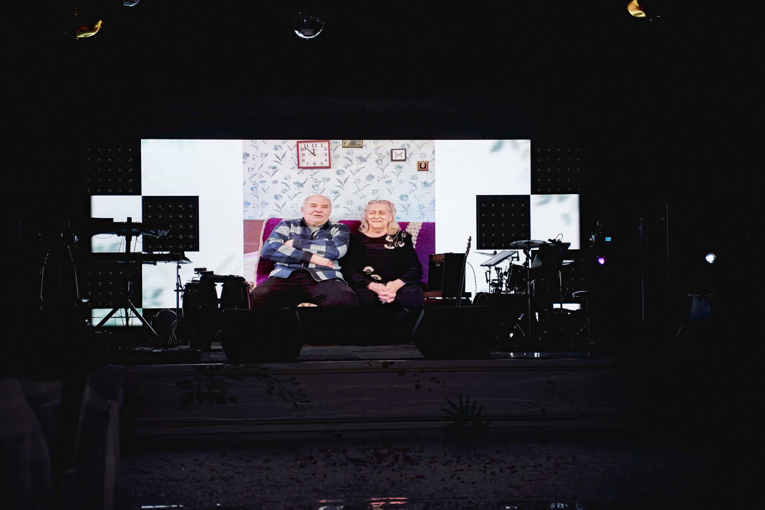 Красивая выездная регистрация в «Шато Де Талю» винодельня в Геленджике. ТВИНС СТУДИО — лучшие свадебные фотографы и видеографы в Краснодаре