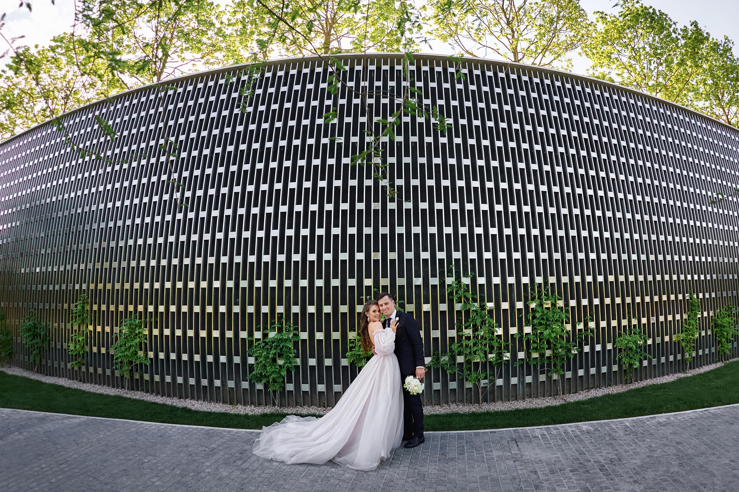 Камерная свадьба в фотостудии, парке Галицкого и Екатерининском загсе. ТВИНС СТУДИО — лучшие свадебные фотографы и видеографы в Краснодаре