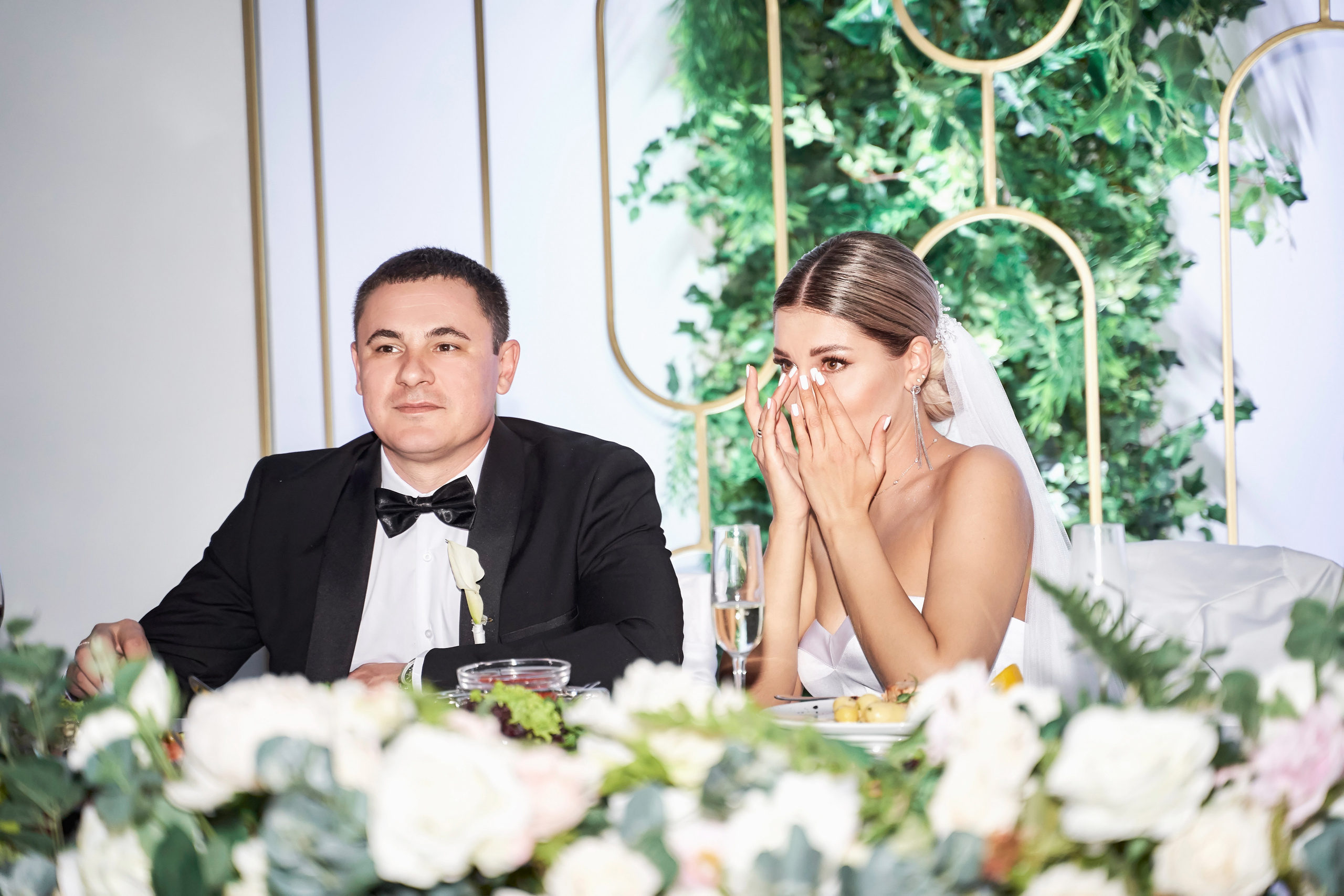 Красивая выездная регистрация в «Шато Де Талю» винодельня в Геленджике. ТВИНС СТУДИО — лучшие свадебные фотографы и видеографы в Краснодаре