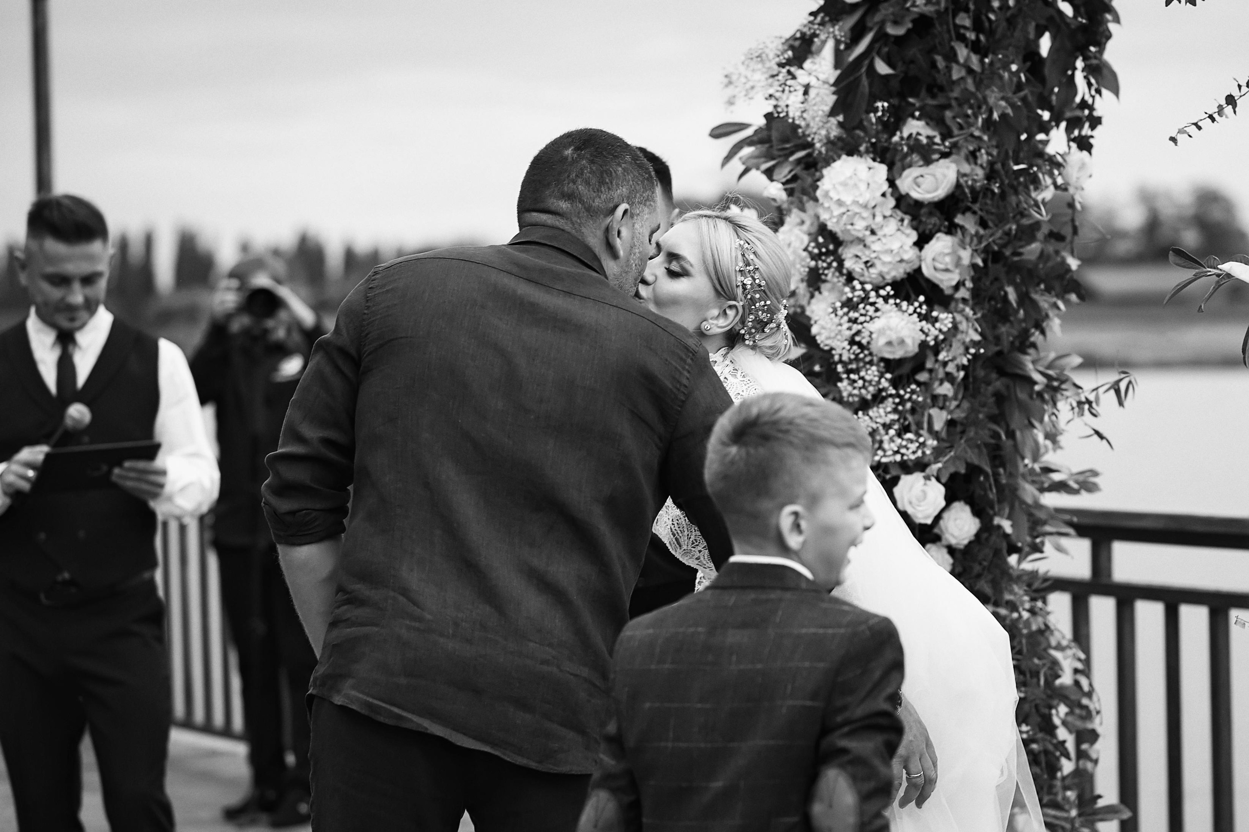 Свадьба в Усадьбе Фамилии. Фото и видео Twins Studio. ТВИНС СТУДИО — лучшие свадебные фотографы и видеографы в Краснодаре