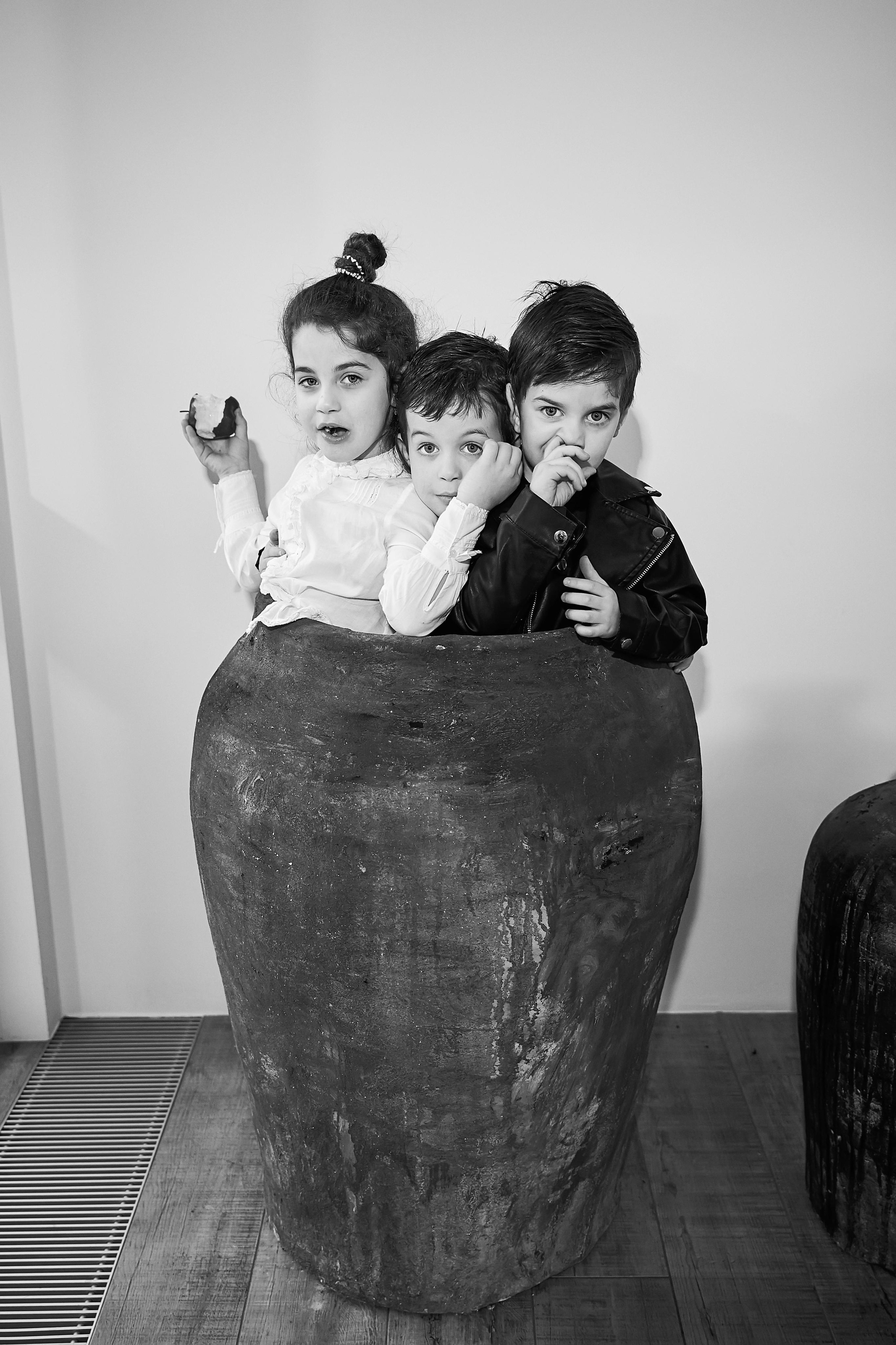 Самир Азарян и «три торнадо» Семейная фотосъёмка от Твинс Студио. ТВИНС СТУДИО — лучшие свадебные фотографы и видеографы в Краснодаре