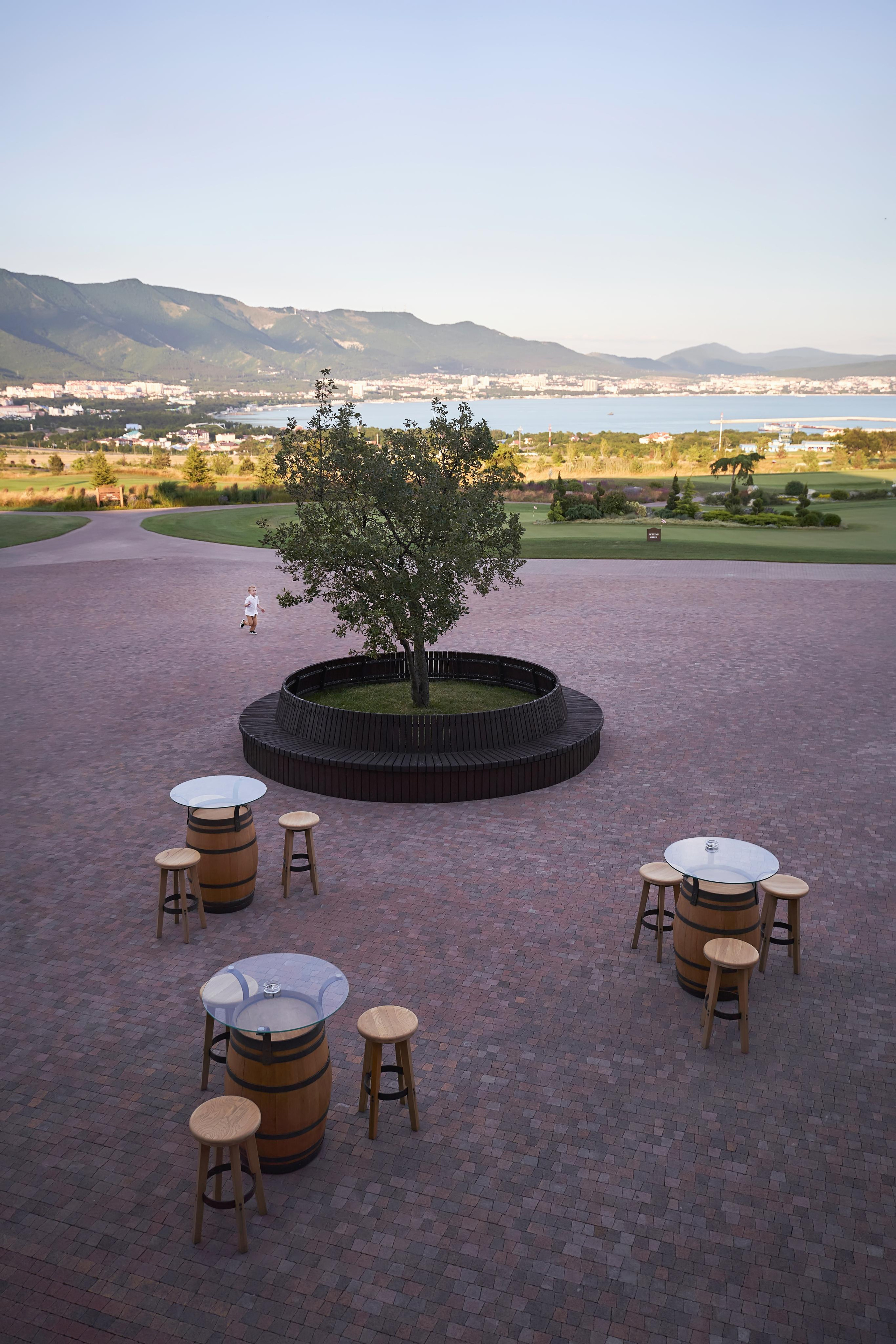 Прогулка на яхте в день свадьбы вместе с фото и видео Твинс Студио. ТВИНС СТУДИО — лучшие свадебные фотографы и видеографы в Краснодаре