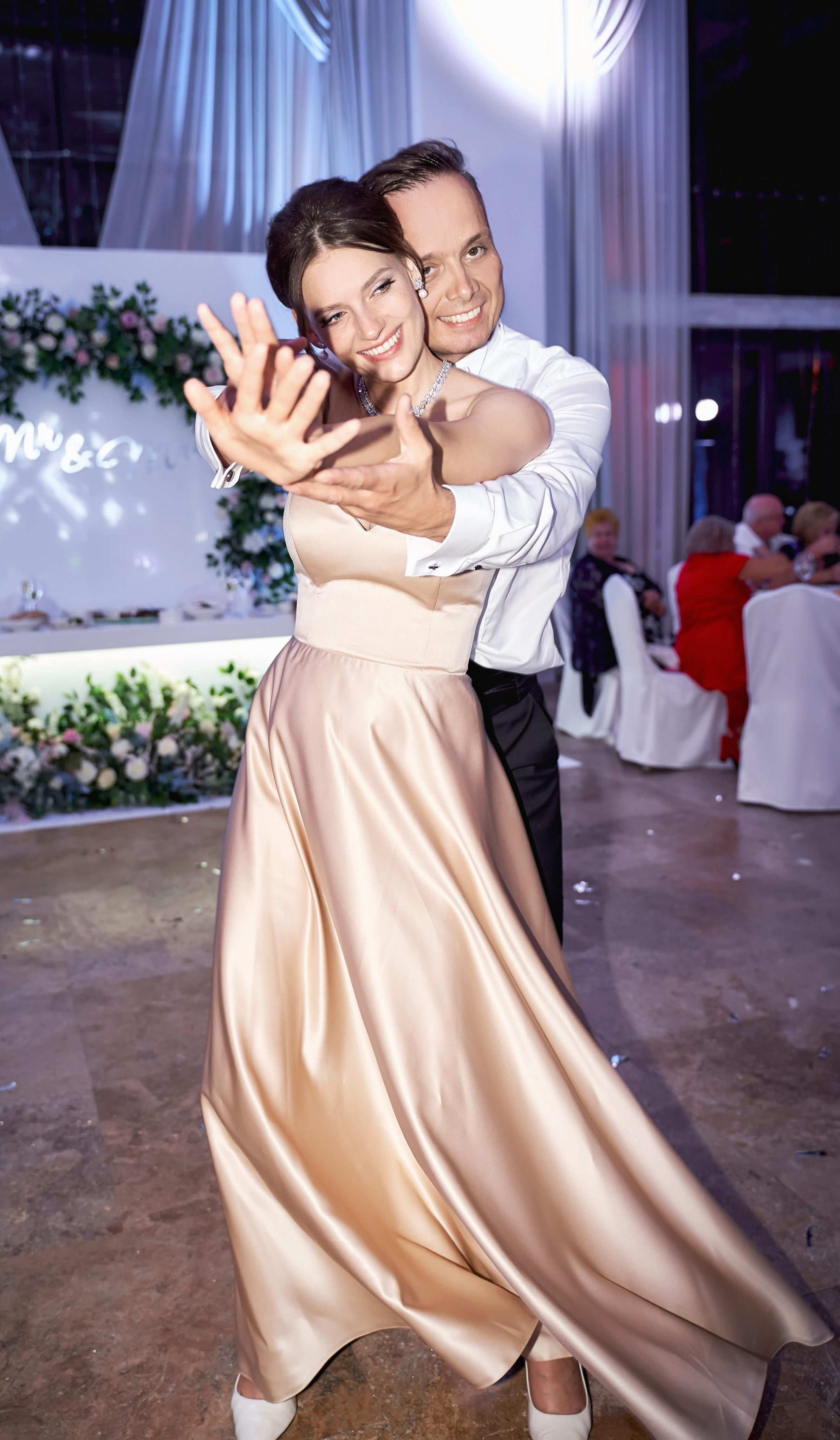 Прогулка на яхте в день свадьбы вместе с фото и видео Твинс Студио. ТВИНС СТУДИО — лучшие свадебные фотографы и видеографы в Краснодаре