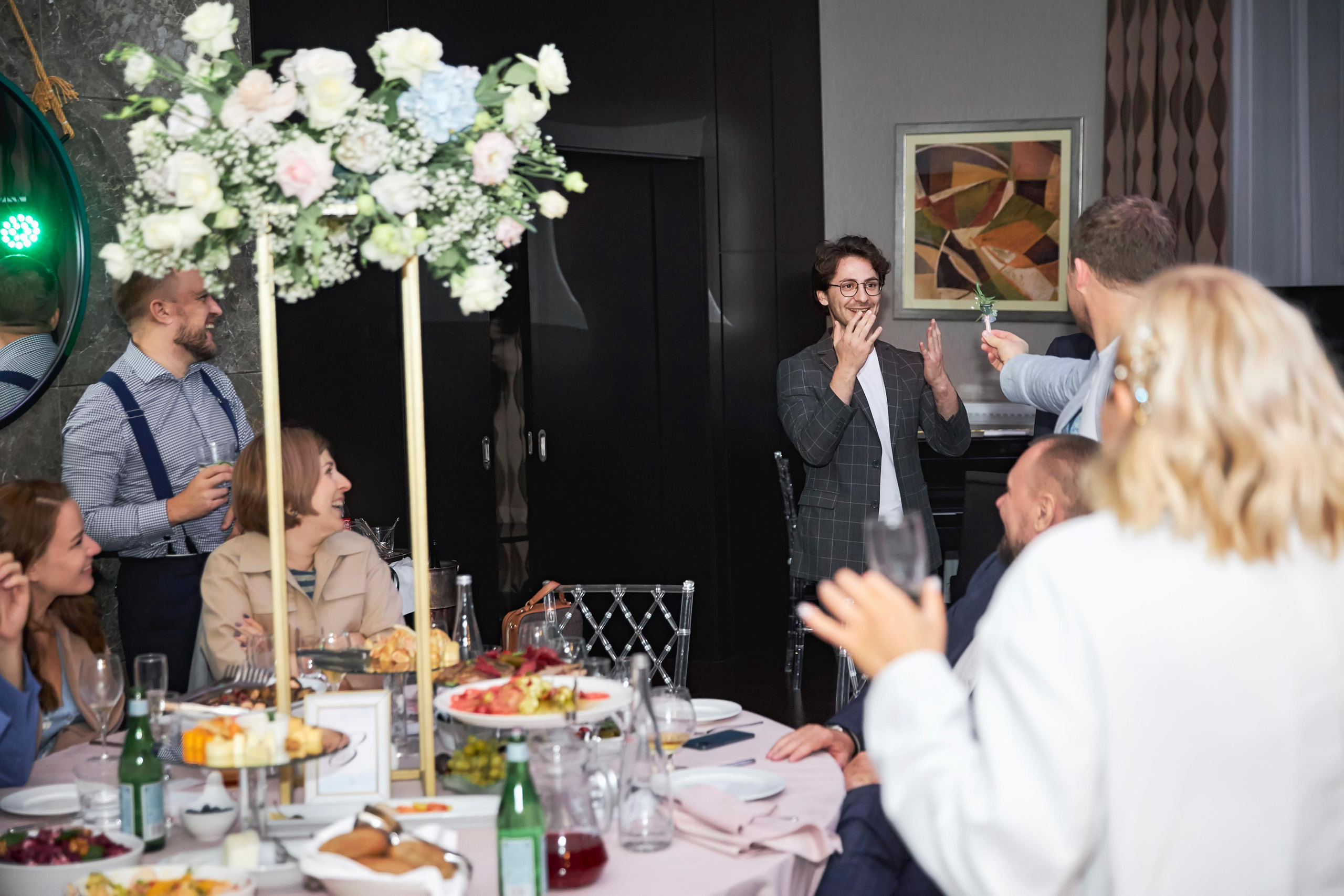 Свадьба в Красной Поляне от TWINS STUDIO в окружении гор. ТВИНС СТУДИО — лучшие свадебные фотографы и видеографы в Краснодаре