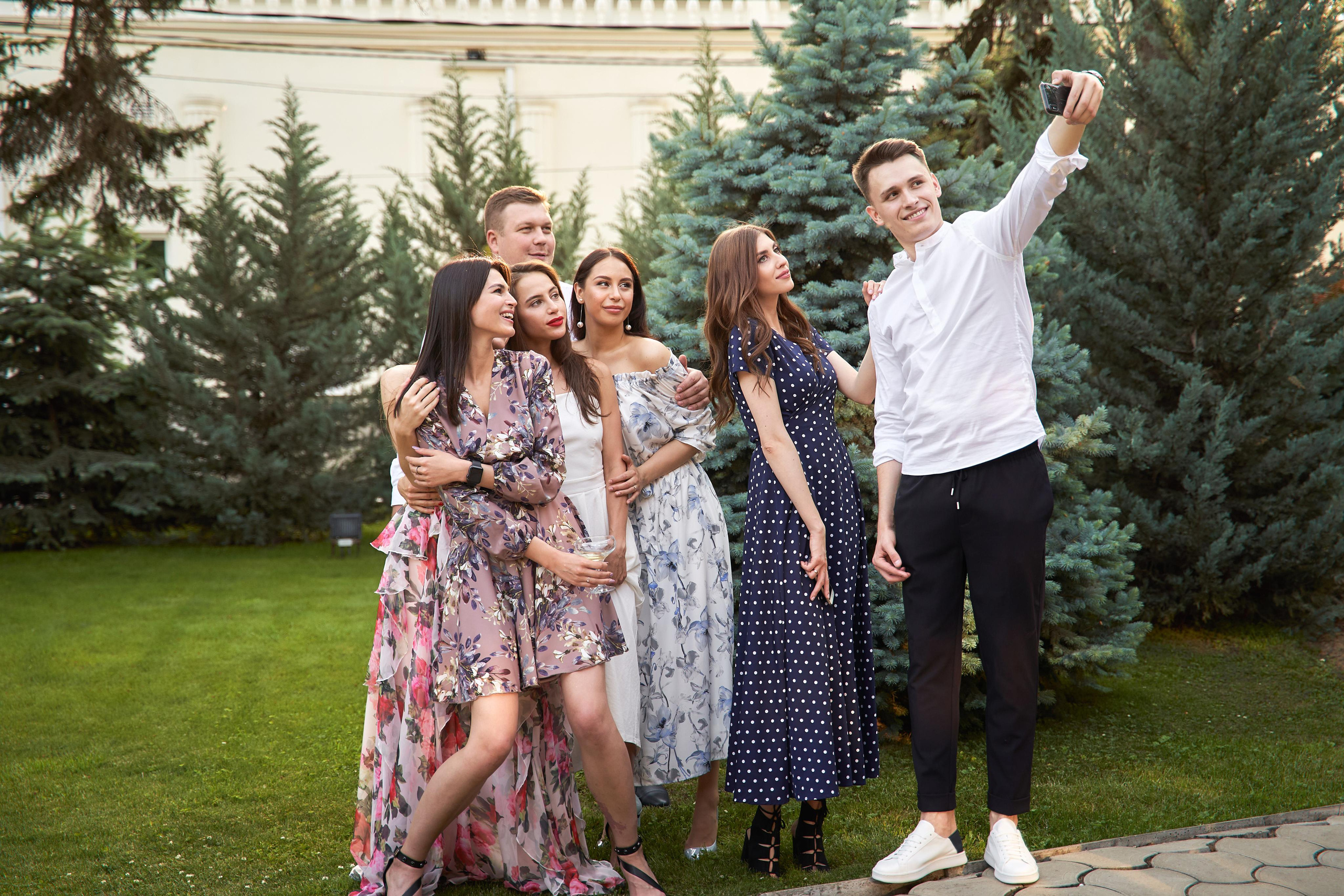 Камерная свадьба в фотостудии, парке Галицкого и Екатерининском загсе. ТВИНС СТУДИО — лучшие свадебные фотографы и видеографы в Краснодаре