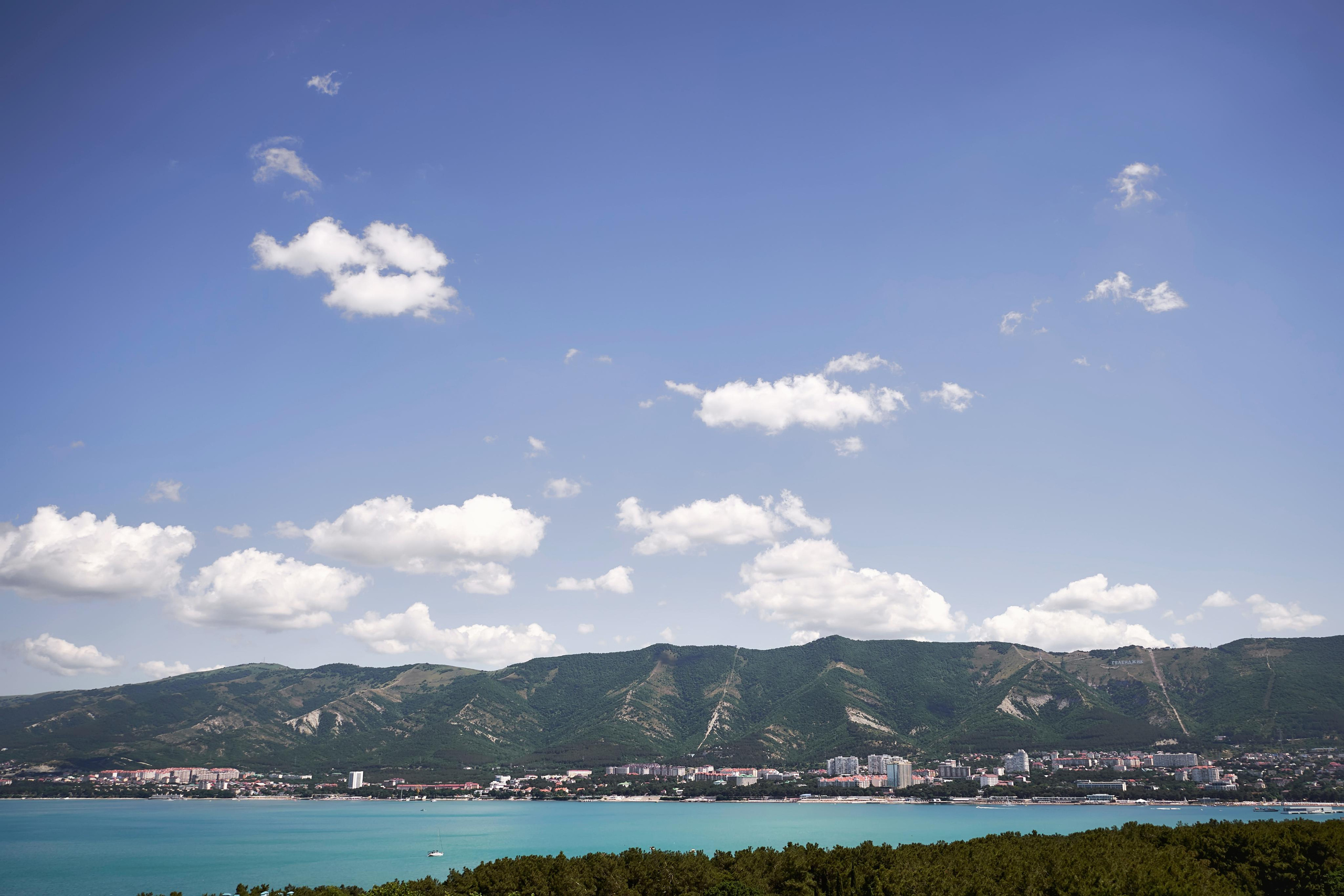 Прогулка на яхте в день свадьбы вместе с фото и видео Твинс Студио. ТВИНС СТУДИО — лучшие свадебные фотографы и видеографы в Краснодаре