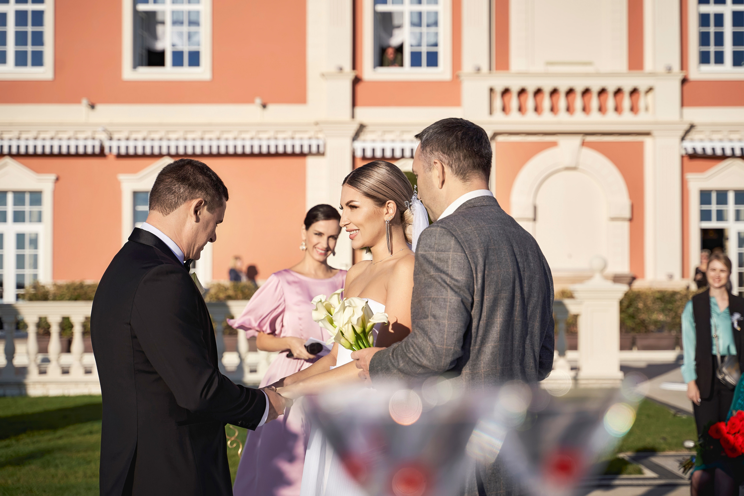 Красивая выездная регистрация в «Шато Де Талю» винодельня в Геленджике. ТВИНС СТУДИО — лучшие свадебные фотографы и видеографы в Краснодаре