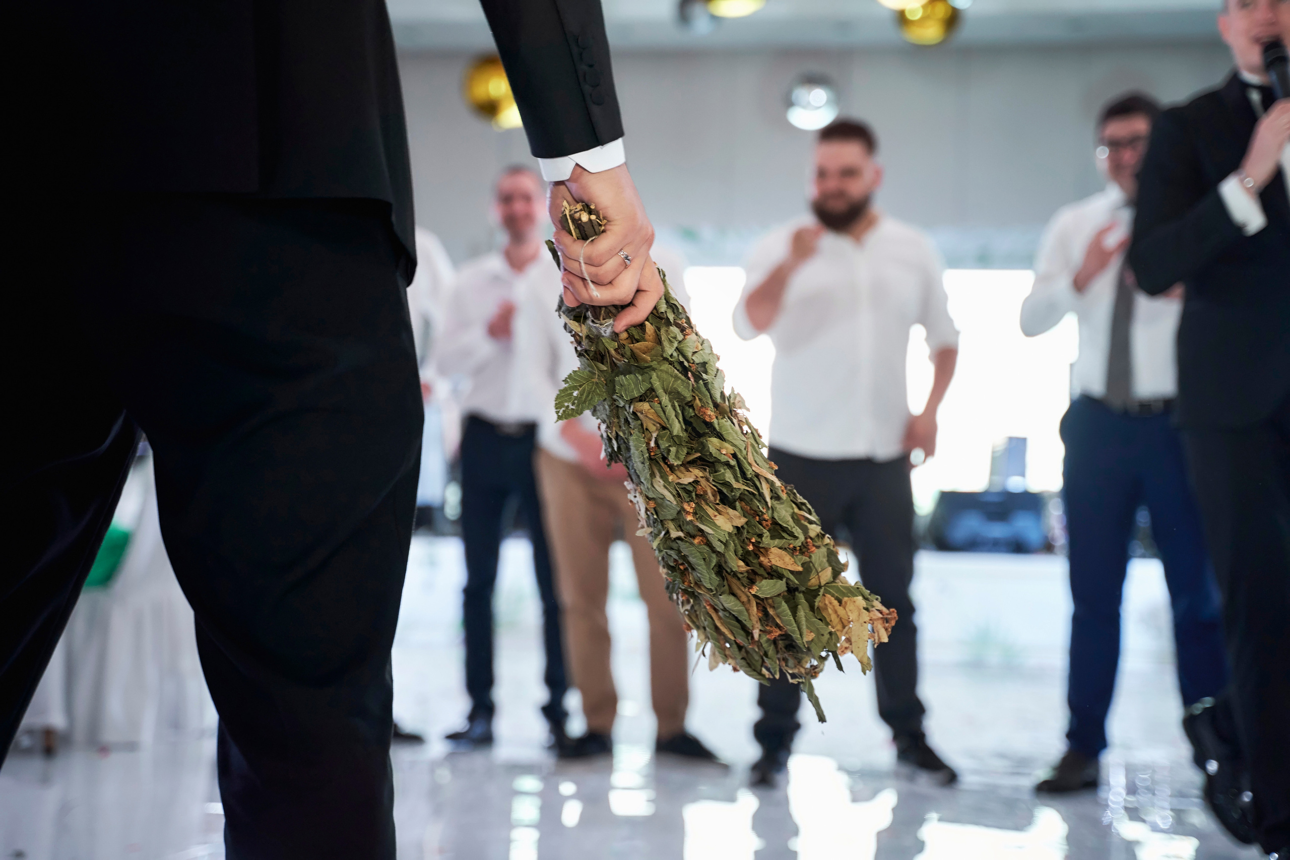 Красивая выездная регистрация в «Шато Де Талю» винодельня в Геленджике. ТВИНС СТУДИО — лучшие свадебные фотографы и видеографы в Краснодаре