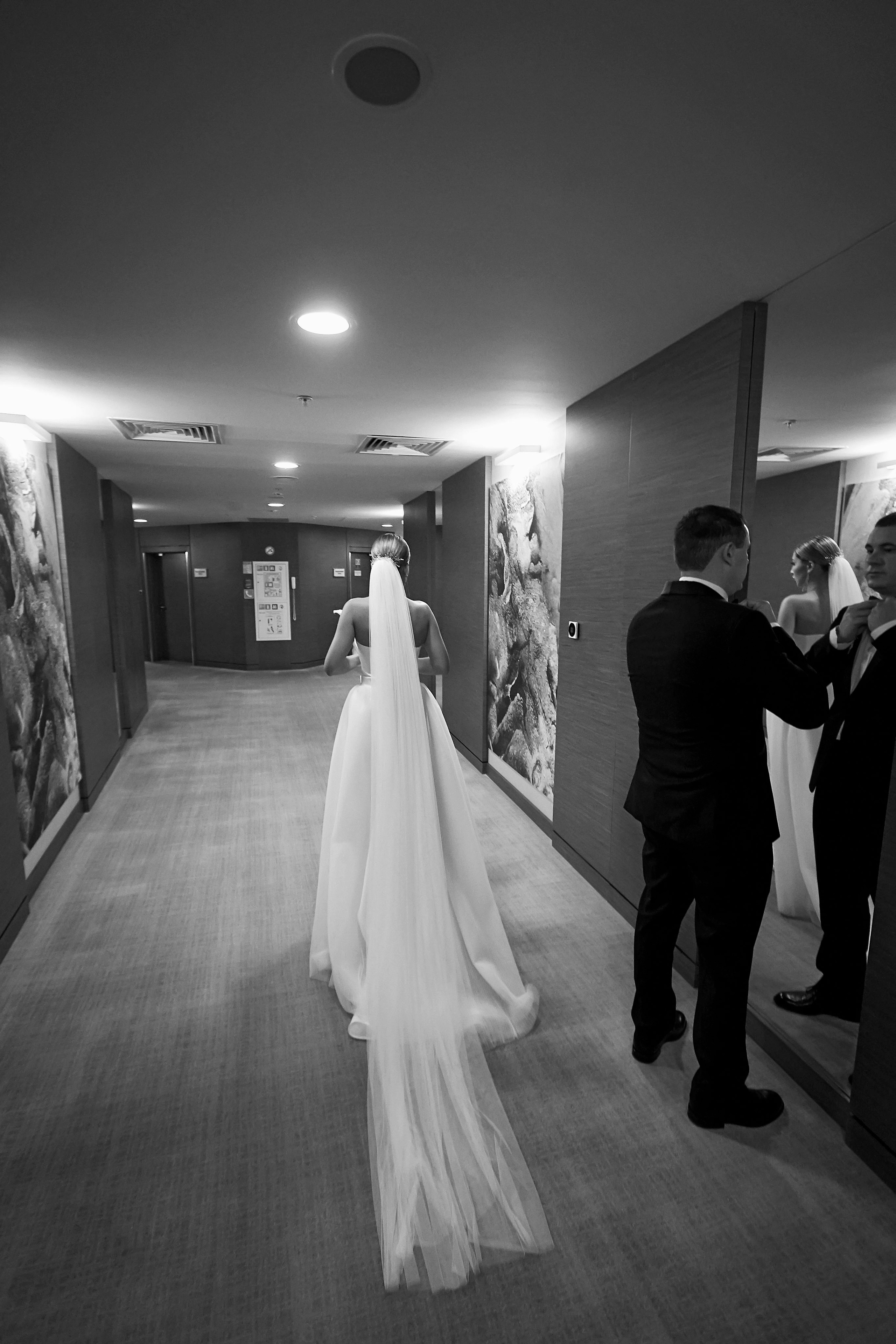 Красивая выездная регистрация в «Шато Де Талю» винодельня в Геленджике. ТВИНС СТУДИО — лучшие свадебные фотографы и видеографы в Краснодаре