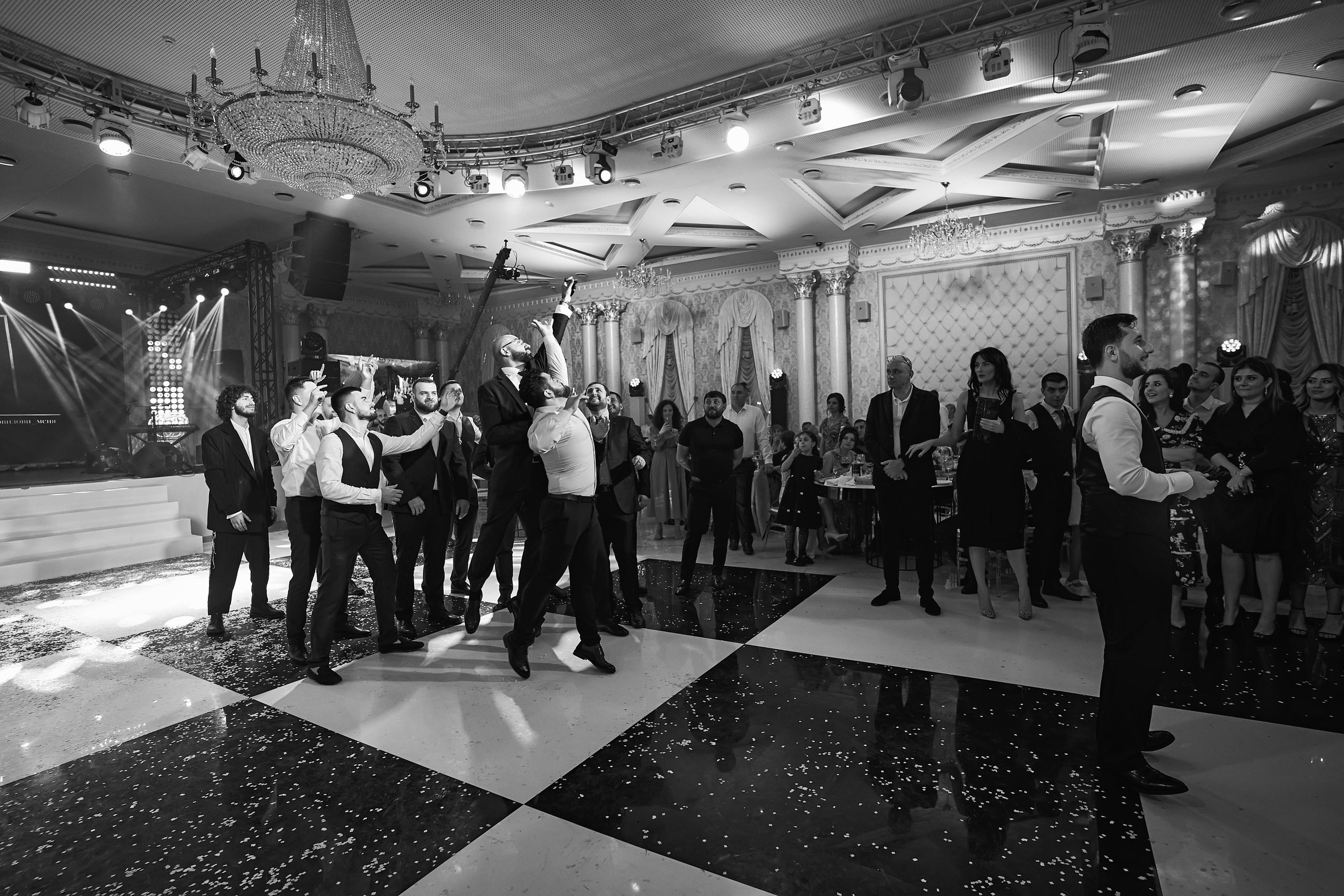 Красивая Армянская свадьба в Краснодаре от SAPG wedding. ТВИНС СТУДИО — лучшие свадебные фотографы и видеографы в Краснодаре