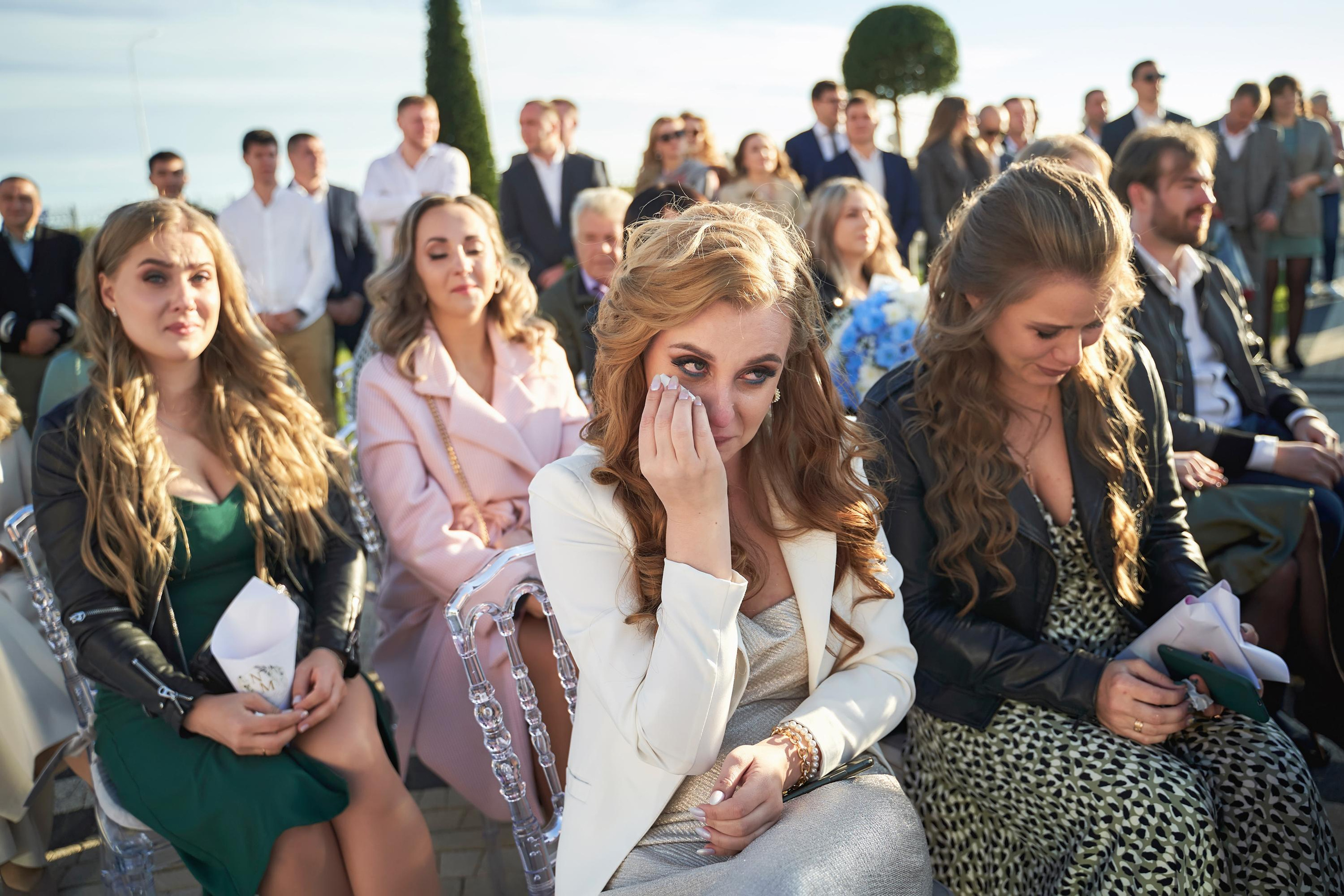 Красивая выездная регистрация в «Шато Де Талю» винодельня в Геленджике. ТВИНС СТУДИО — лучшие свадебные фотографы и видеографы в Краснодаре