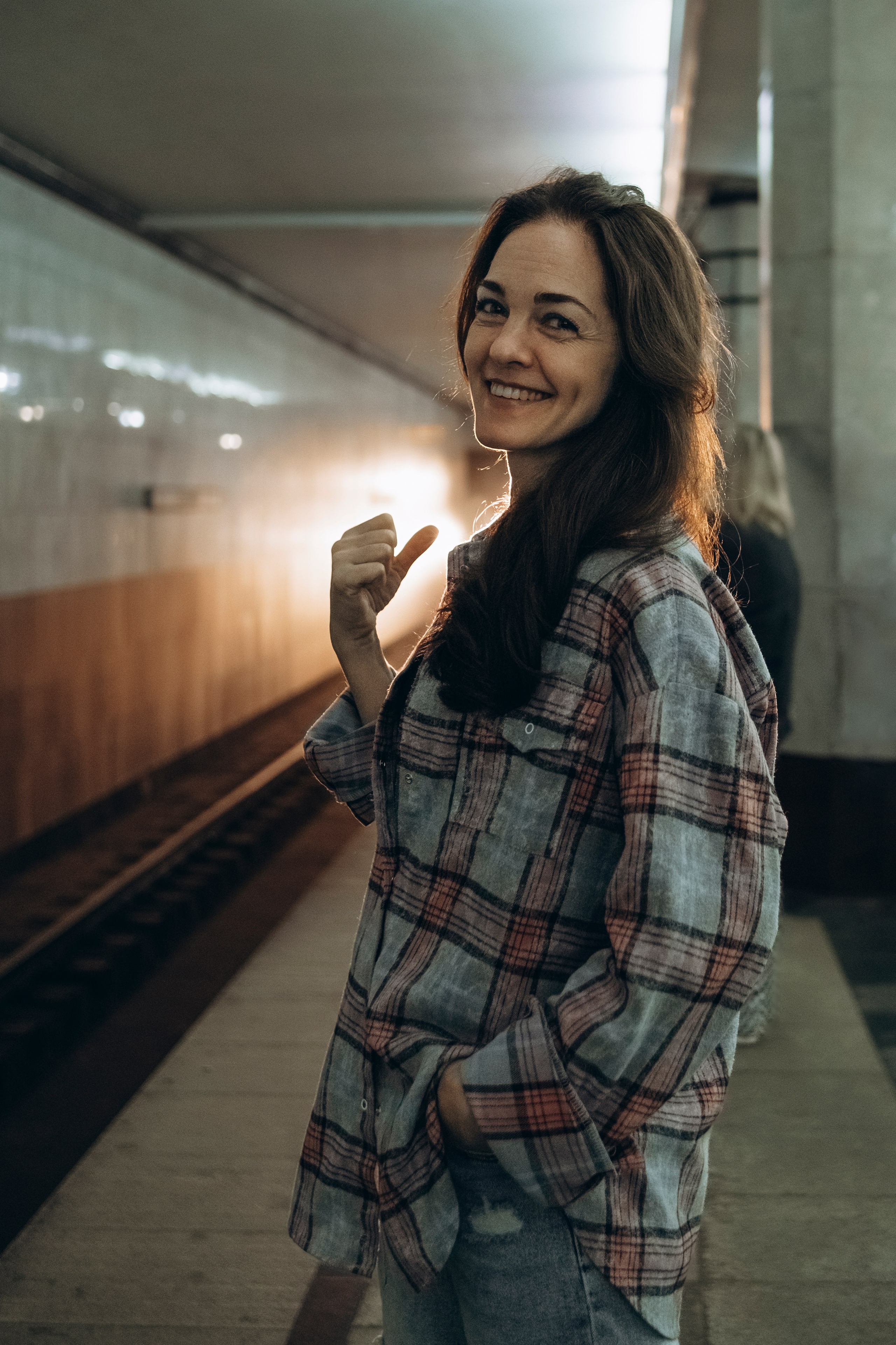 Лена. Метро. СЕМЕЙНЫЙ ФОТОГРАФ ЕЛЕНА МЕДВЕДЕВА САМАРА