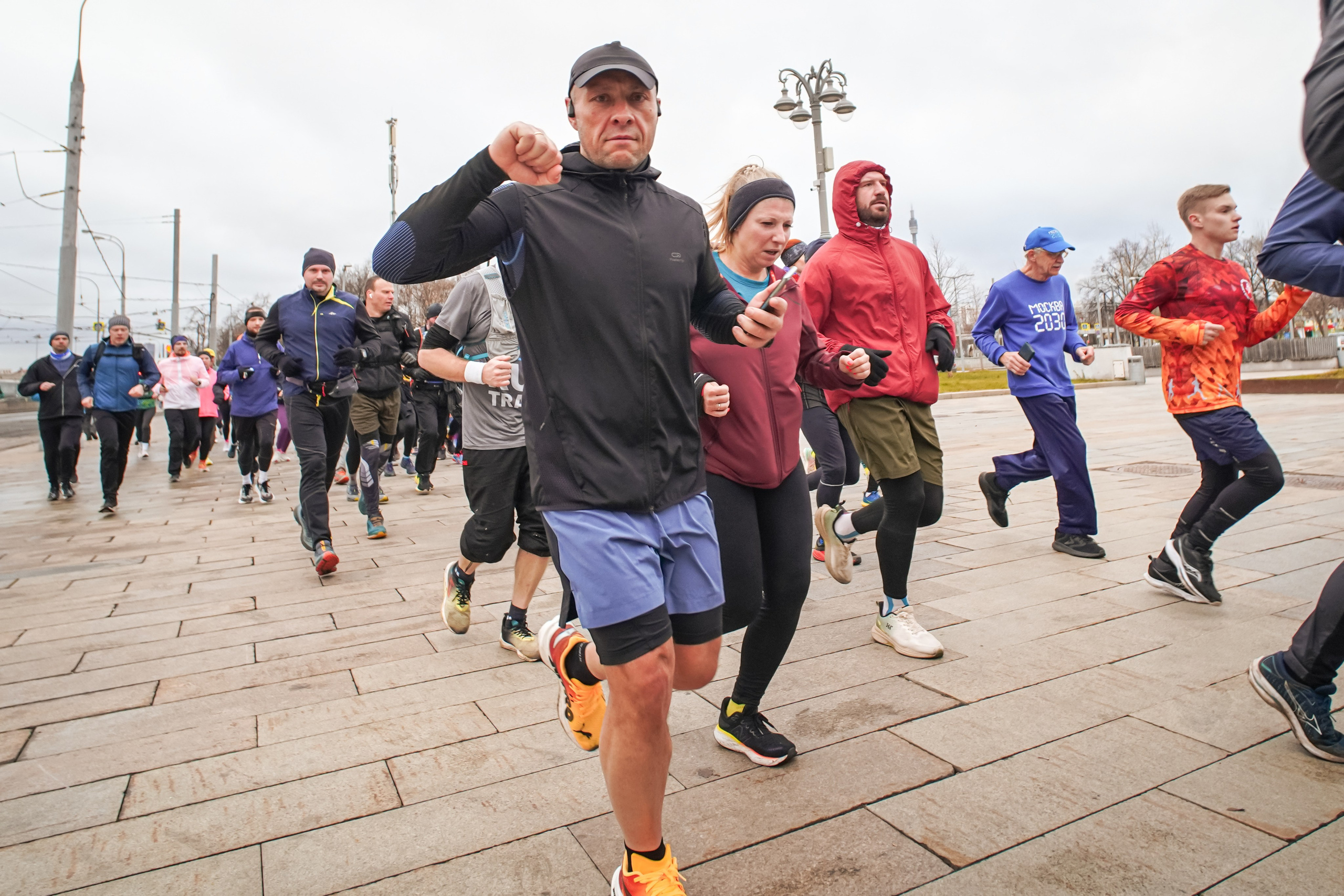 #марафонудома #яuzarun 2024 2-я петля, группа 6:30. Роман Капилюшов. Бег. Фото. Видео. г. Люберцы