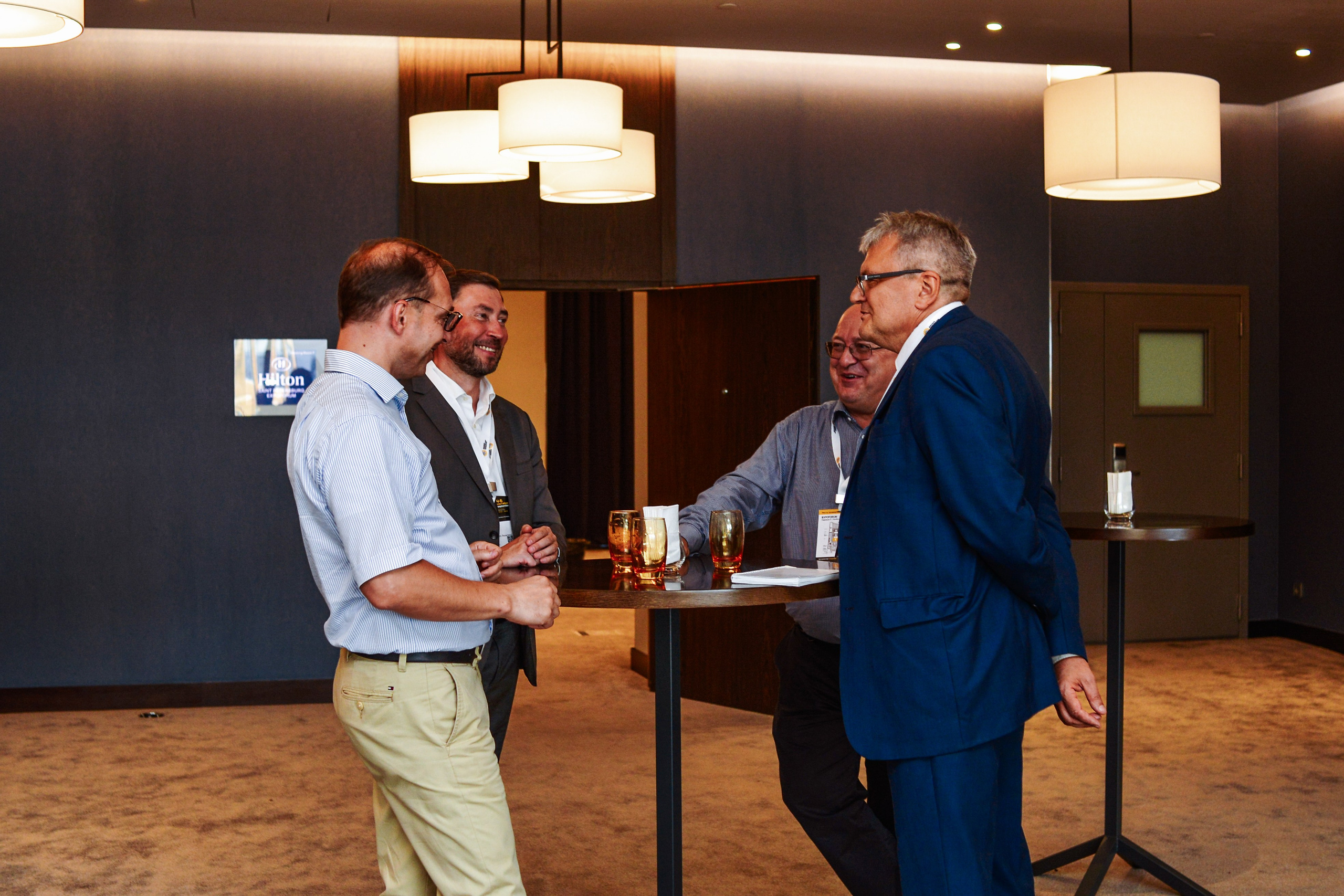 Конференции. ОЧЕНЬ ПЛОХОЙ ФОТОГРАФ