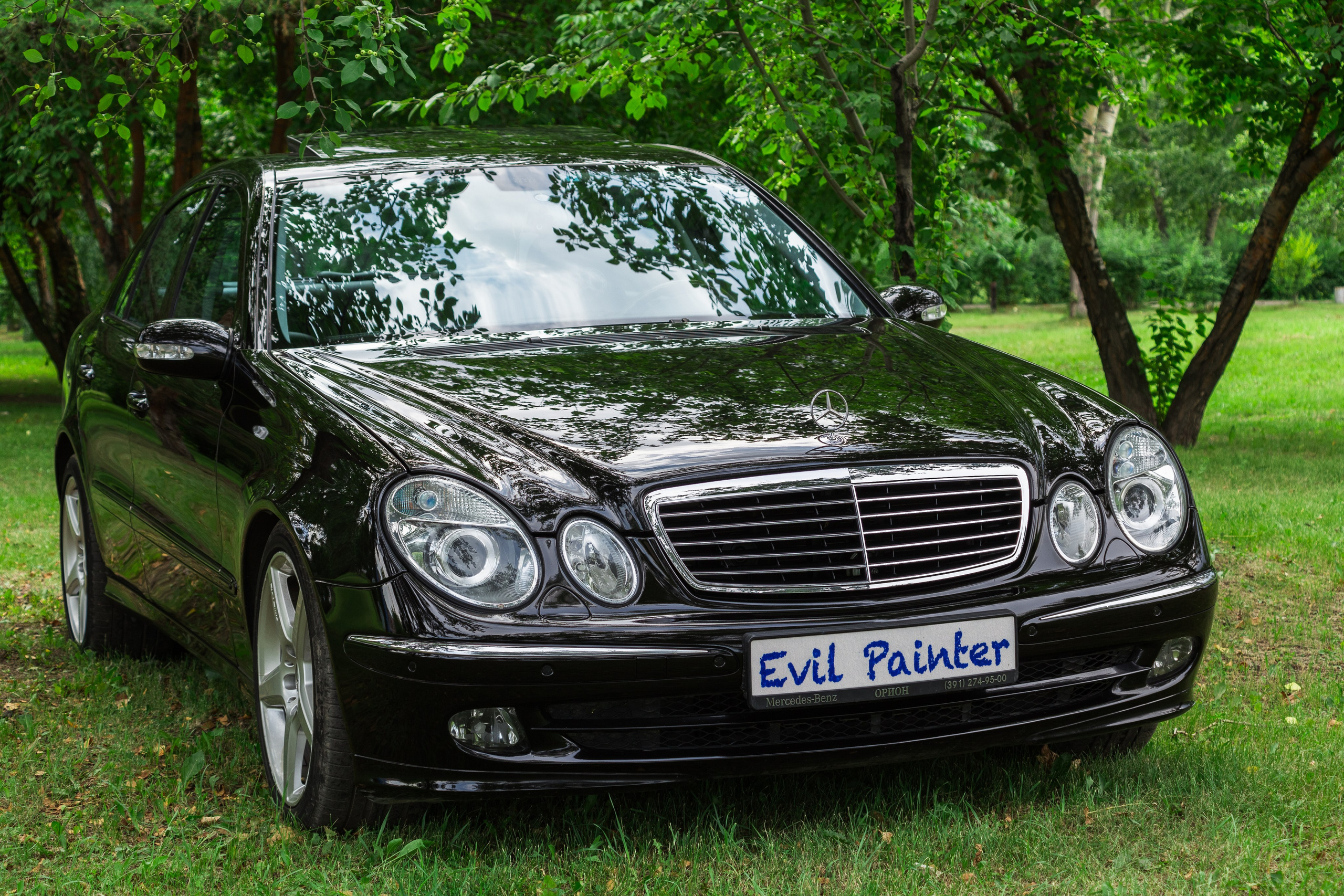 Фотосъемка автомобиля Mercedes для Evil Painter. Интерьерный фотограф и ретушер в Красноярске Денис Антропов