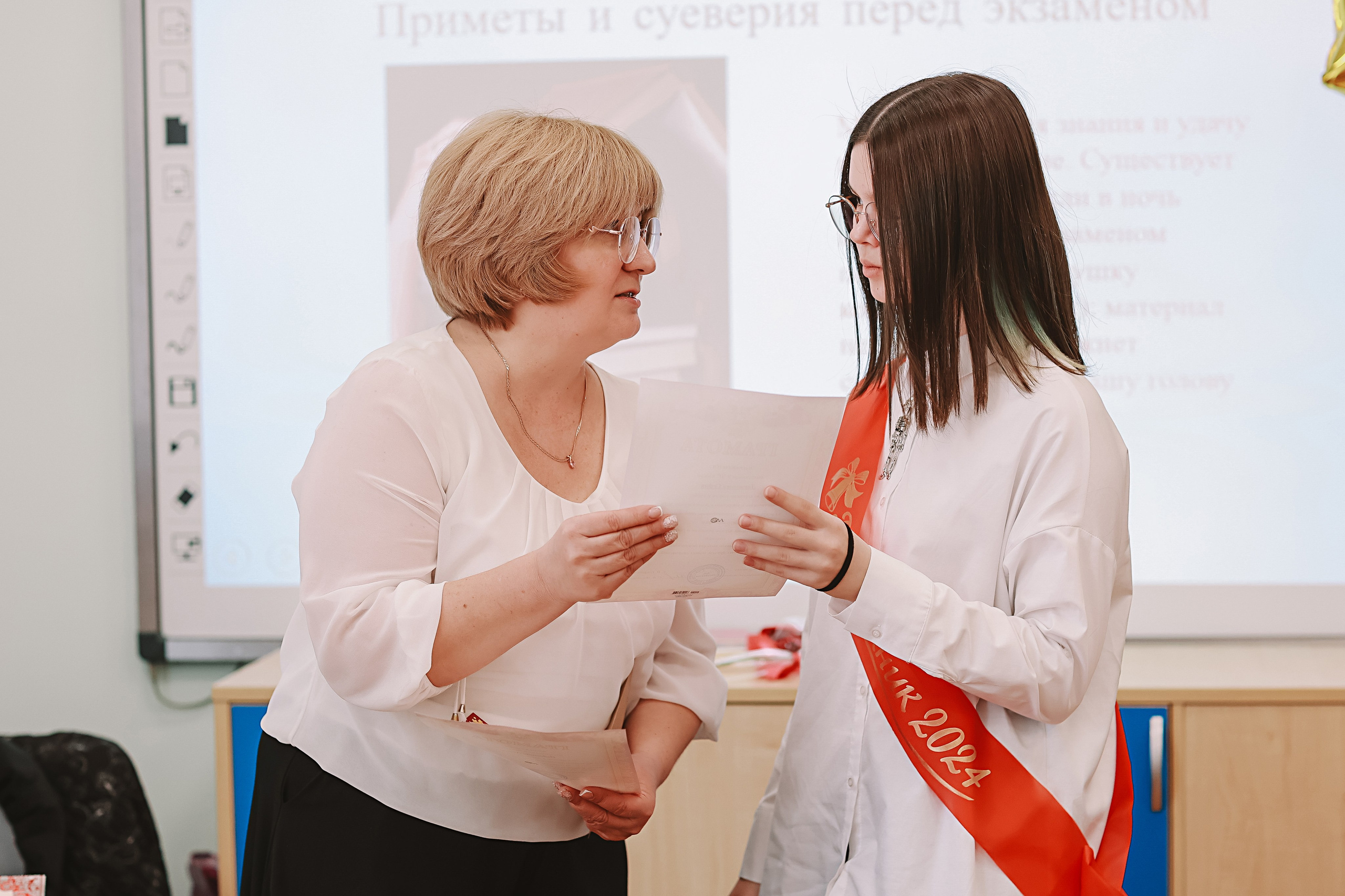 Последний звонок. Семейный фотограф Тюмень, фотограф на роды Салмина Мария