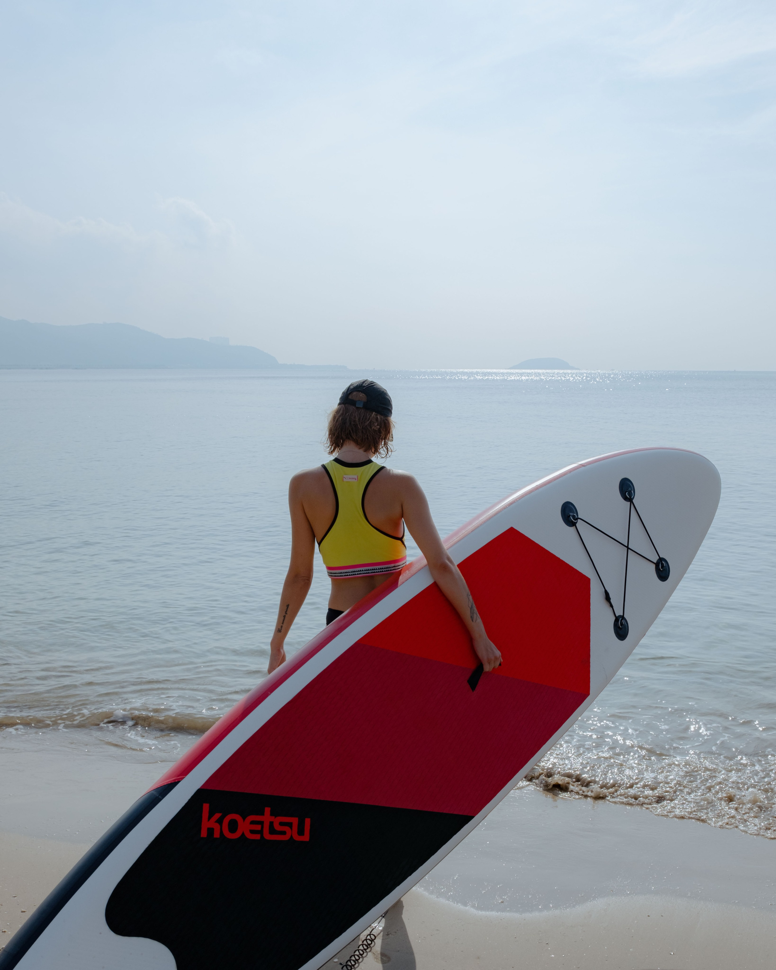 Morning. SUP board. North beach. Portrait photographer Nha Trang | Julia Meshanina