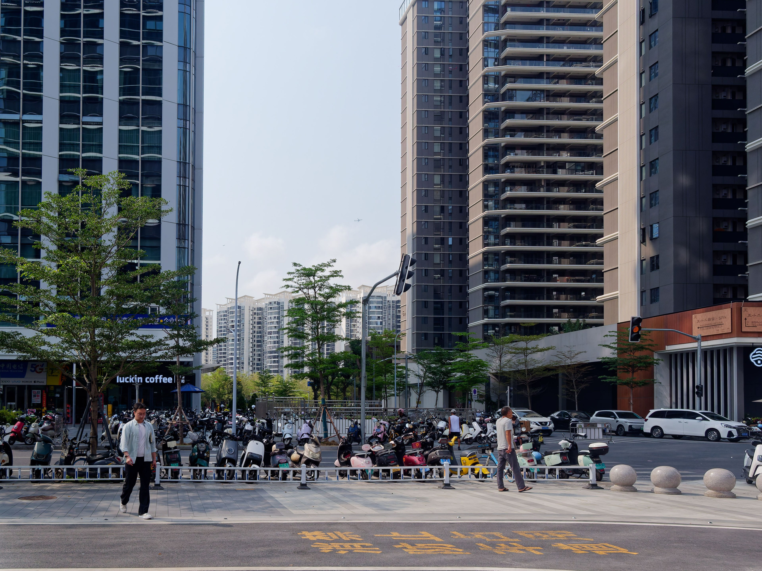 Хайнань 2026, улицы Ялунвань и Саньи. Фотопрогулки по Миру