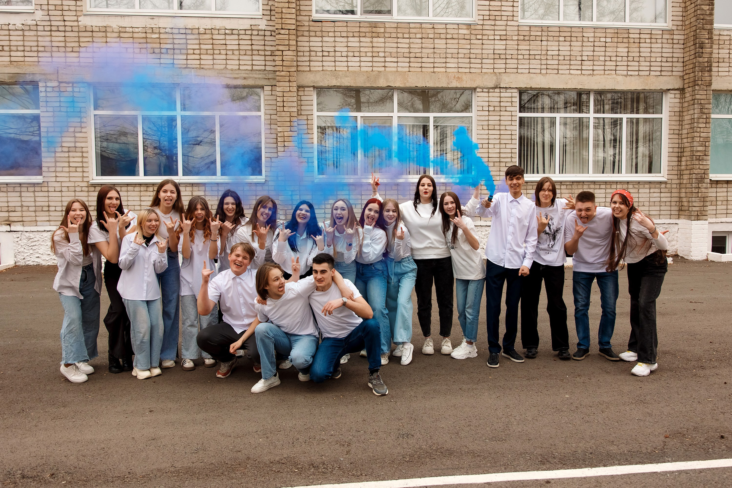 11 класс с. Барабаш. Фотограф Любовь Корниенко, Примоский край