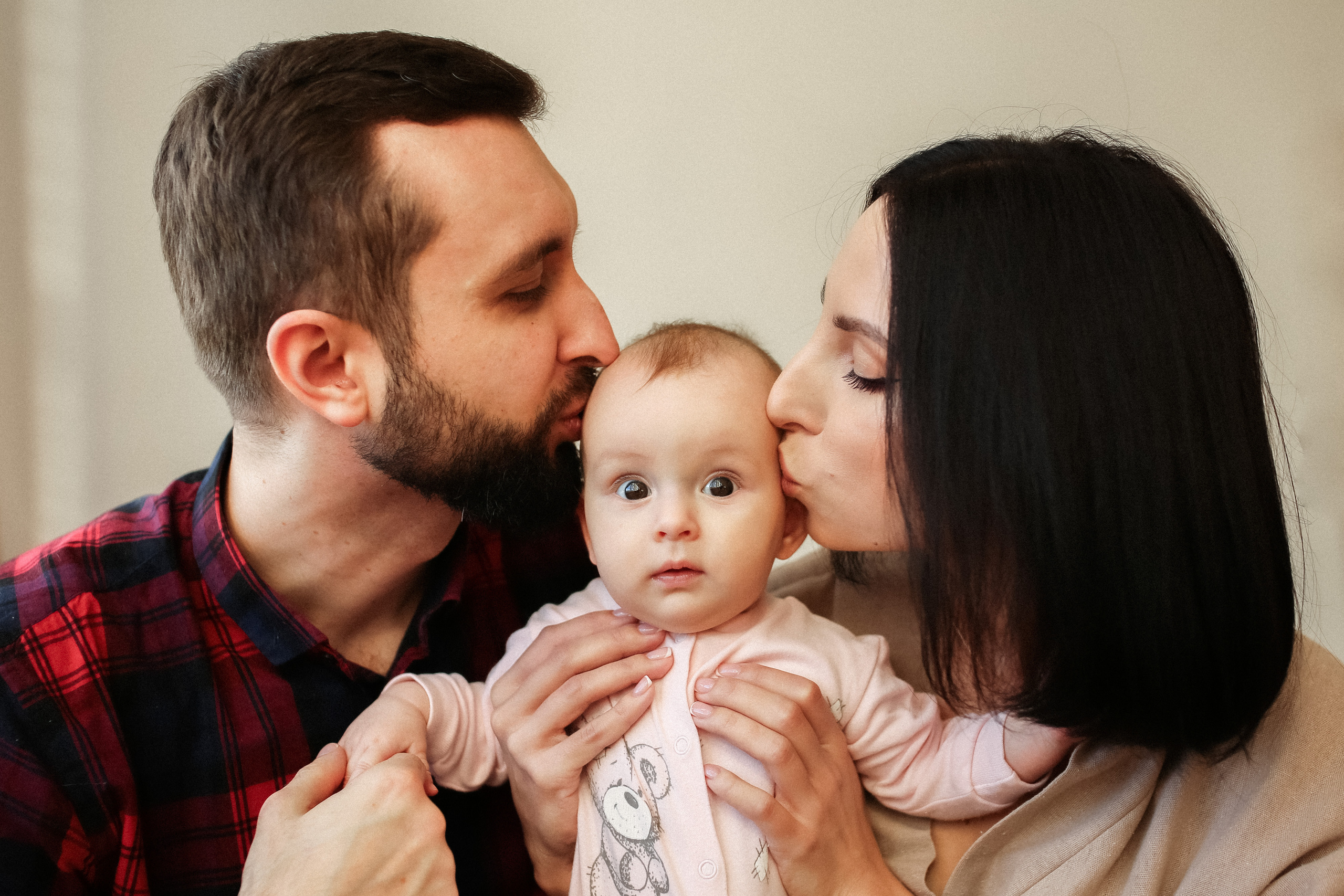 Семейная фотосессия в студии. Бренд, контент фотограф в Волгограде Елена Даньшина