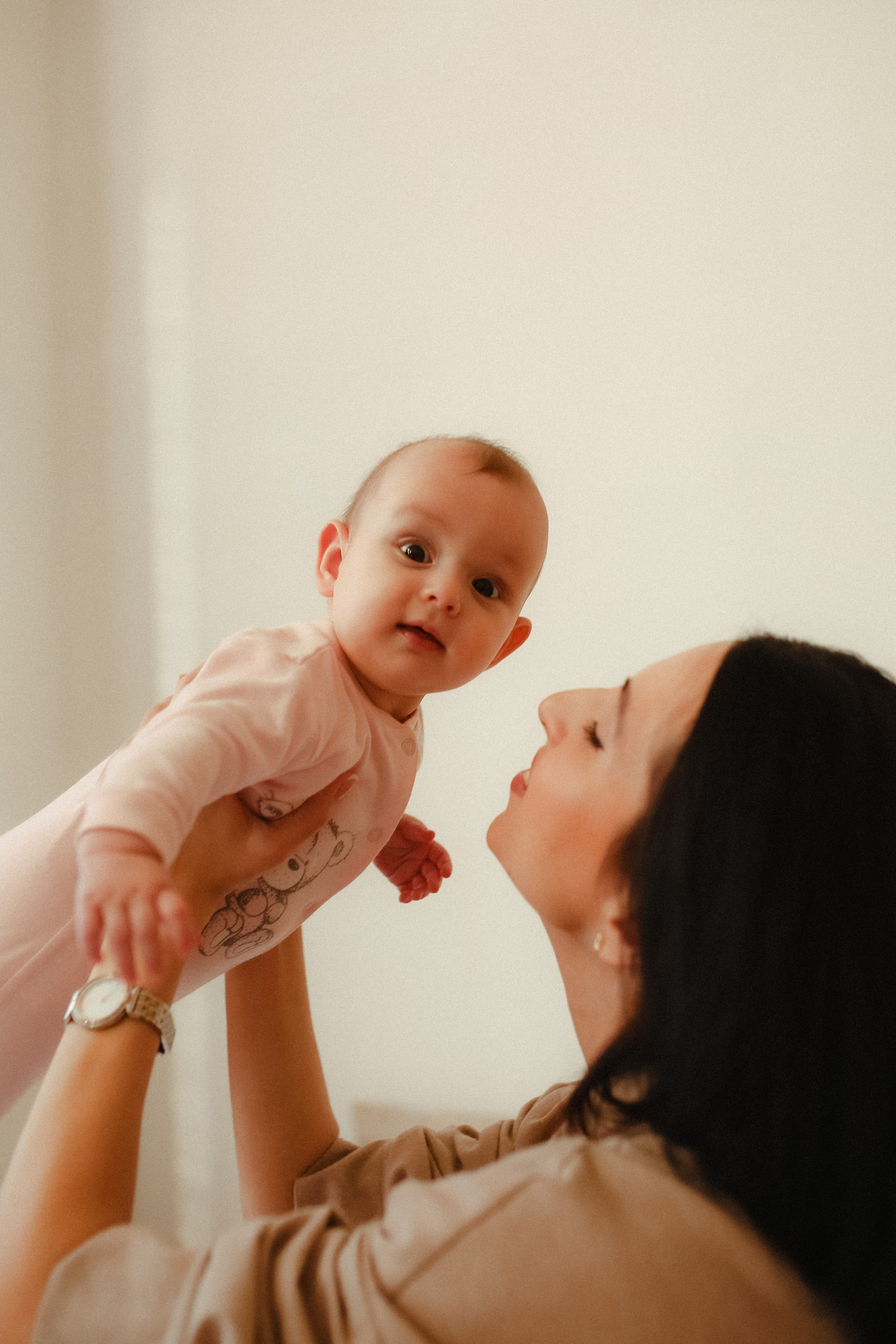 Семейная фотосессия в студии. Бренд, контент фотограф в Волгограде Елена Даньшина