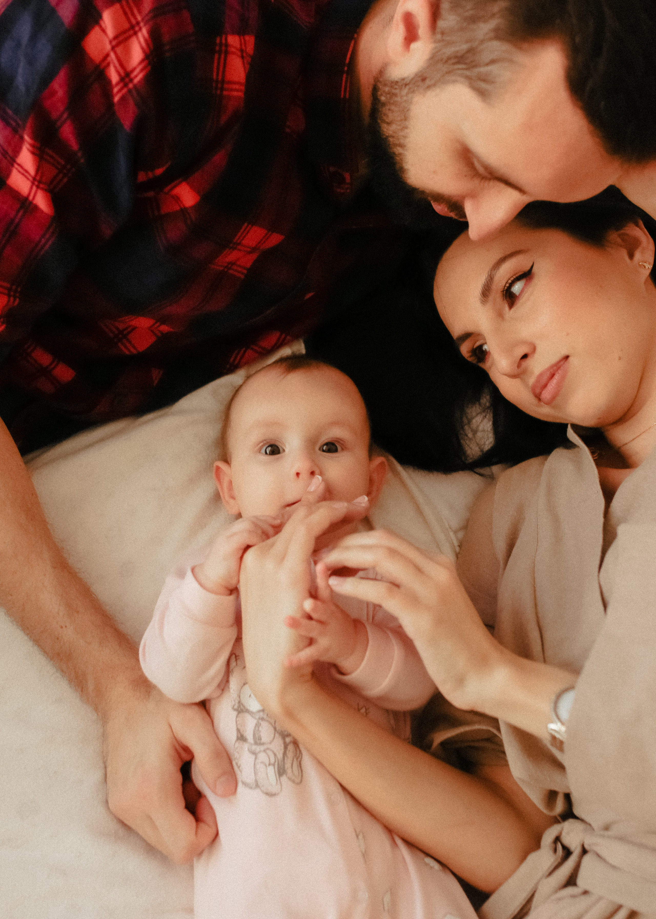 Семейная фотосессия в студии. Бренд, контент фотограф в Волгограде Елена Даньшина