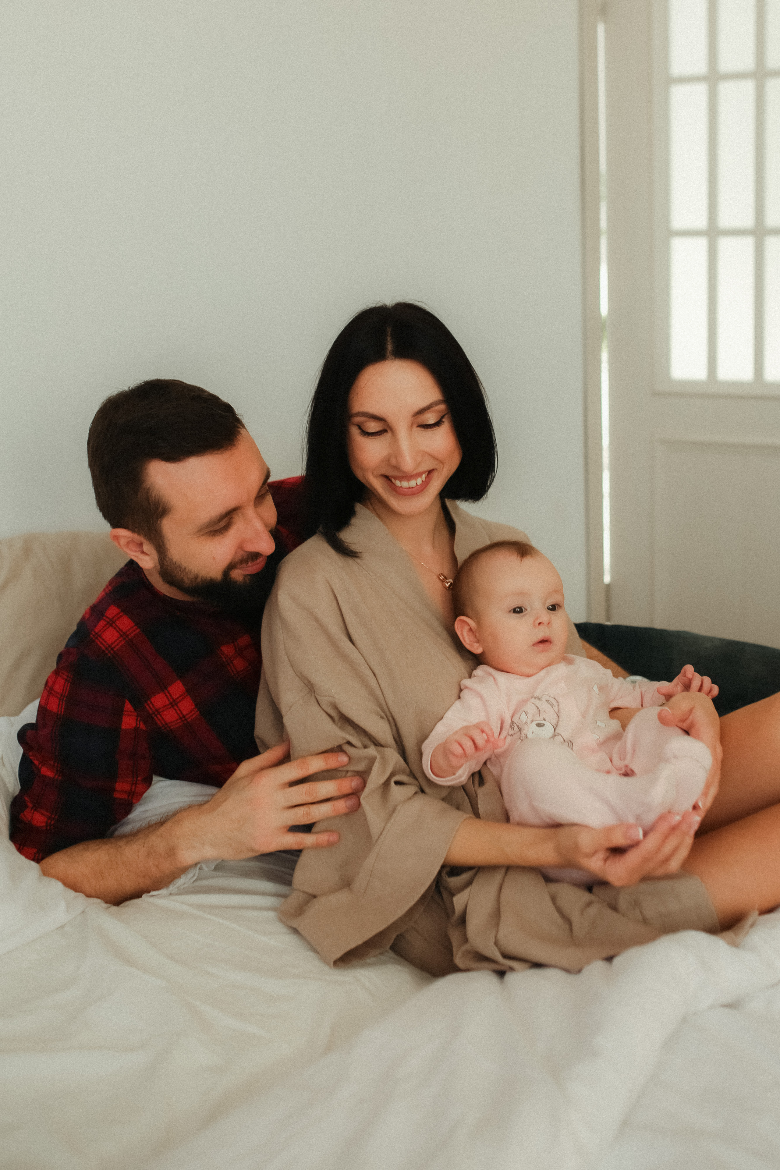 Семейная фотосессия в студии. Бренд, контент фотограф в Волгограде Елена Даньшина