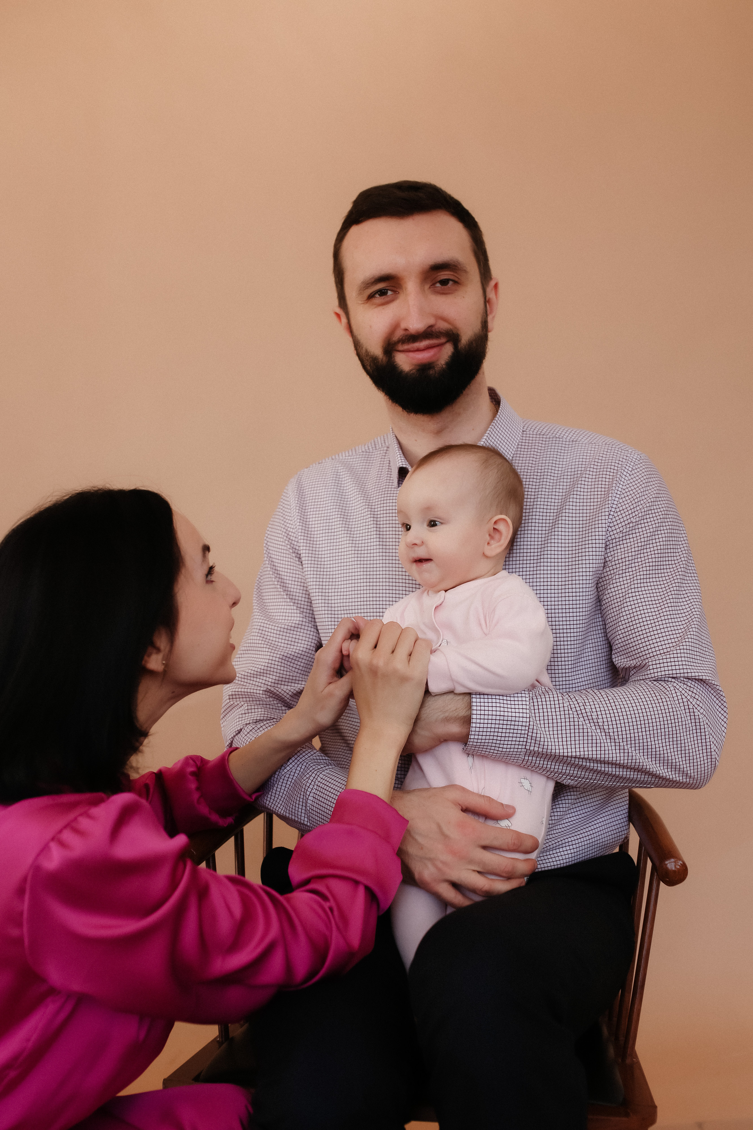 Семейная фотосессия в студии. Бренд, контент фотограф в Волгограде Елена Даньшина