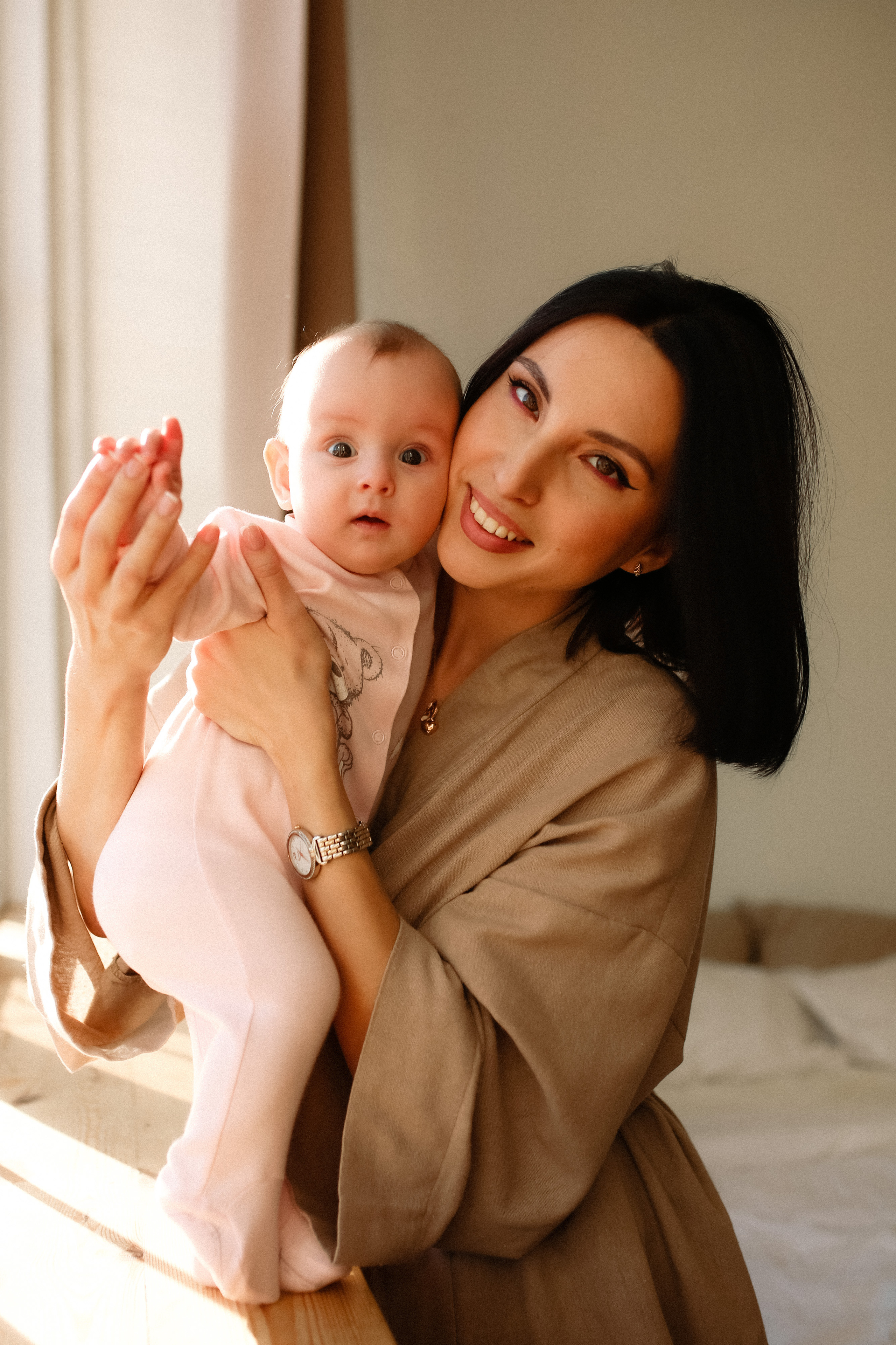 Семейная фотосессия в студии. Бренд, контент фотограф в Волгограде Елена Даньшина