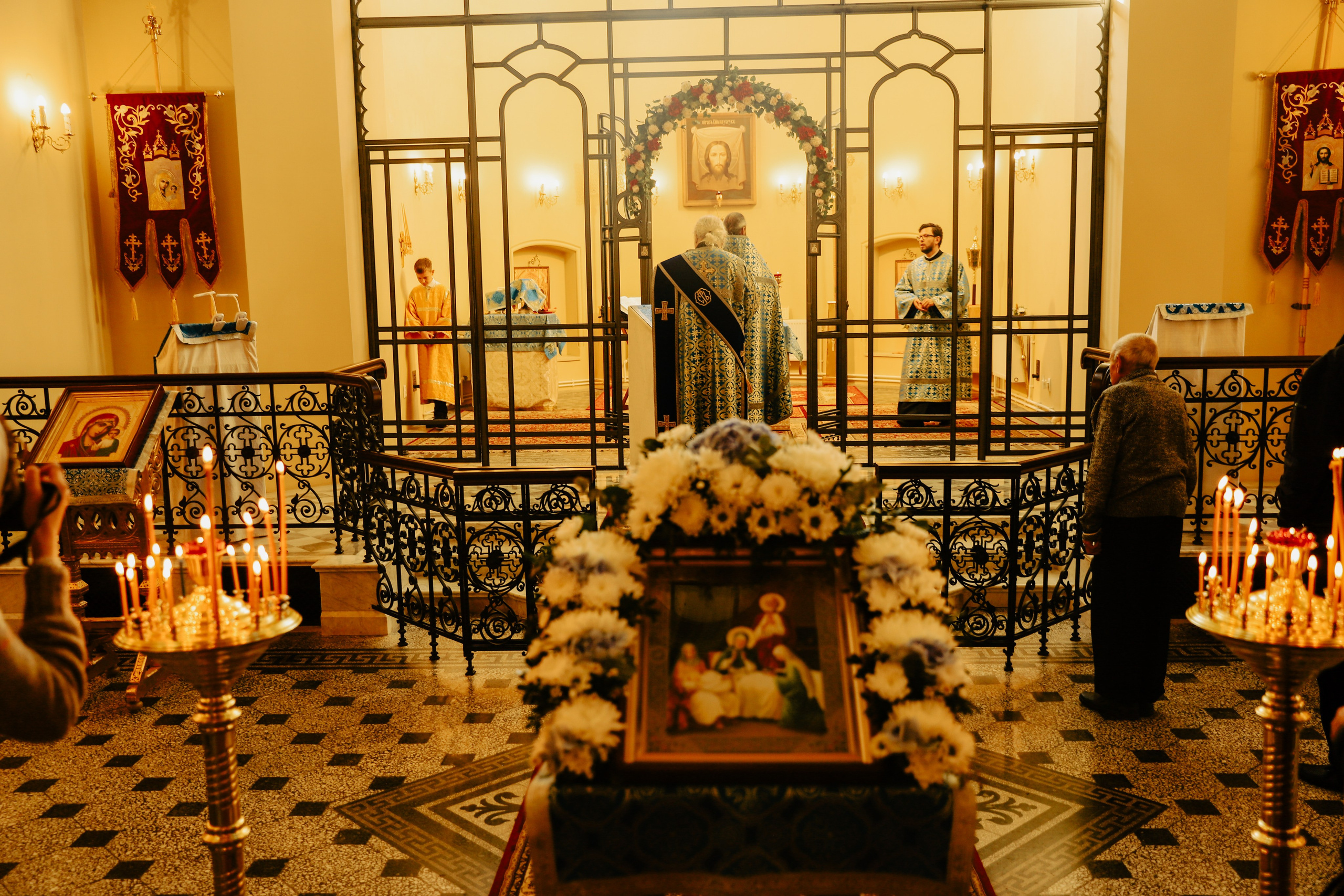 Служба в церкви