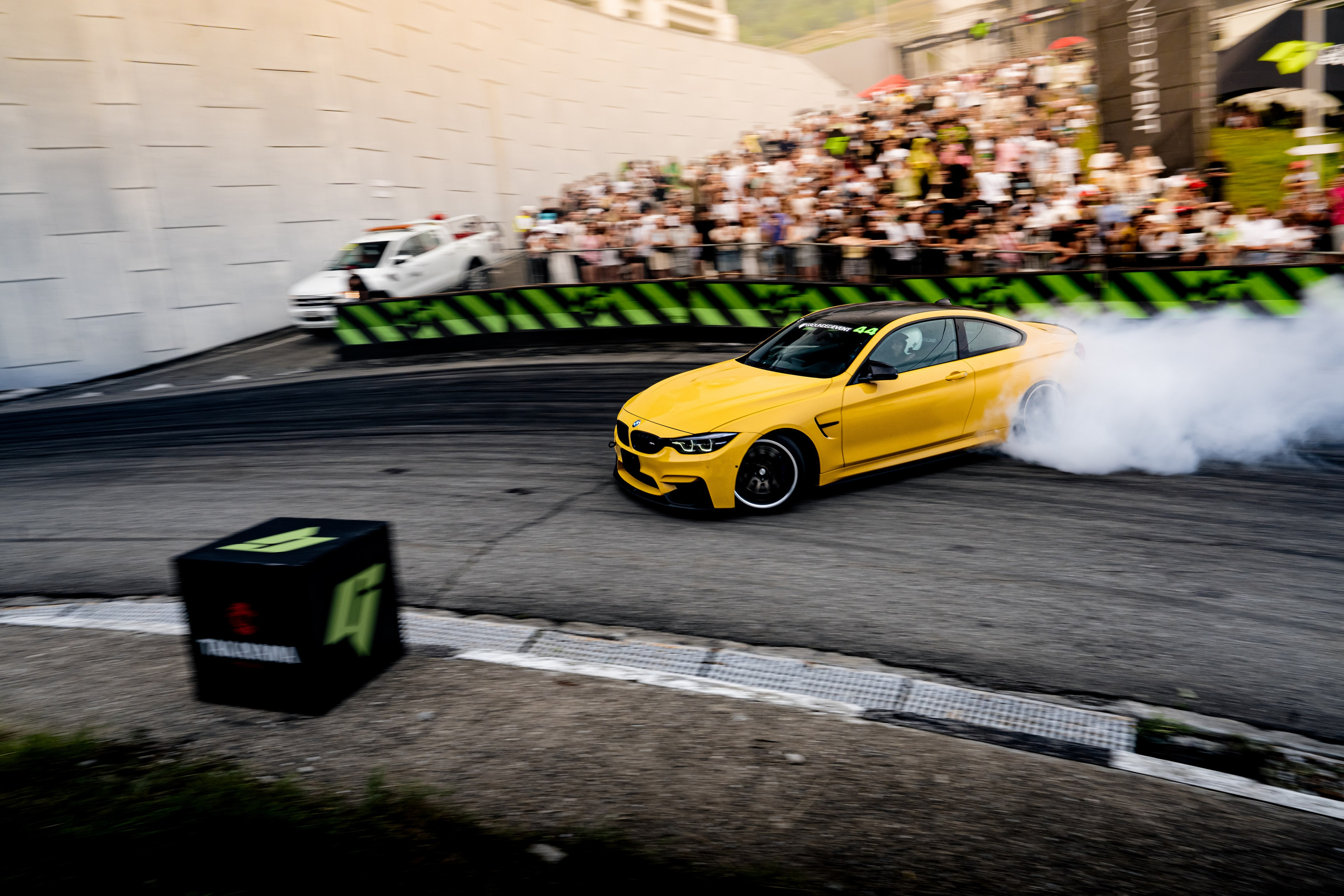 GROUNDED\25. АВТОСПОРТИВНЫЙ ФОТОГРАФ