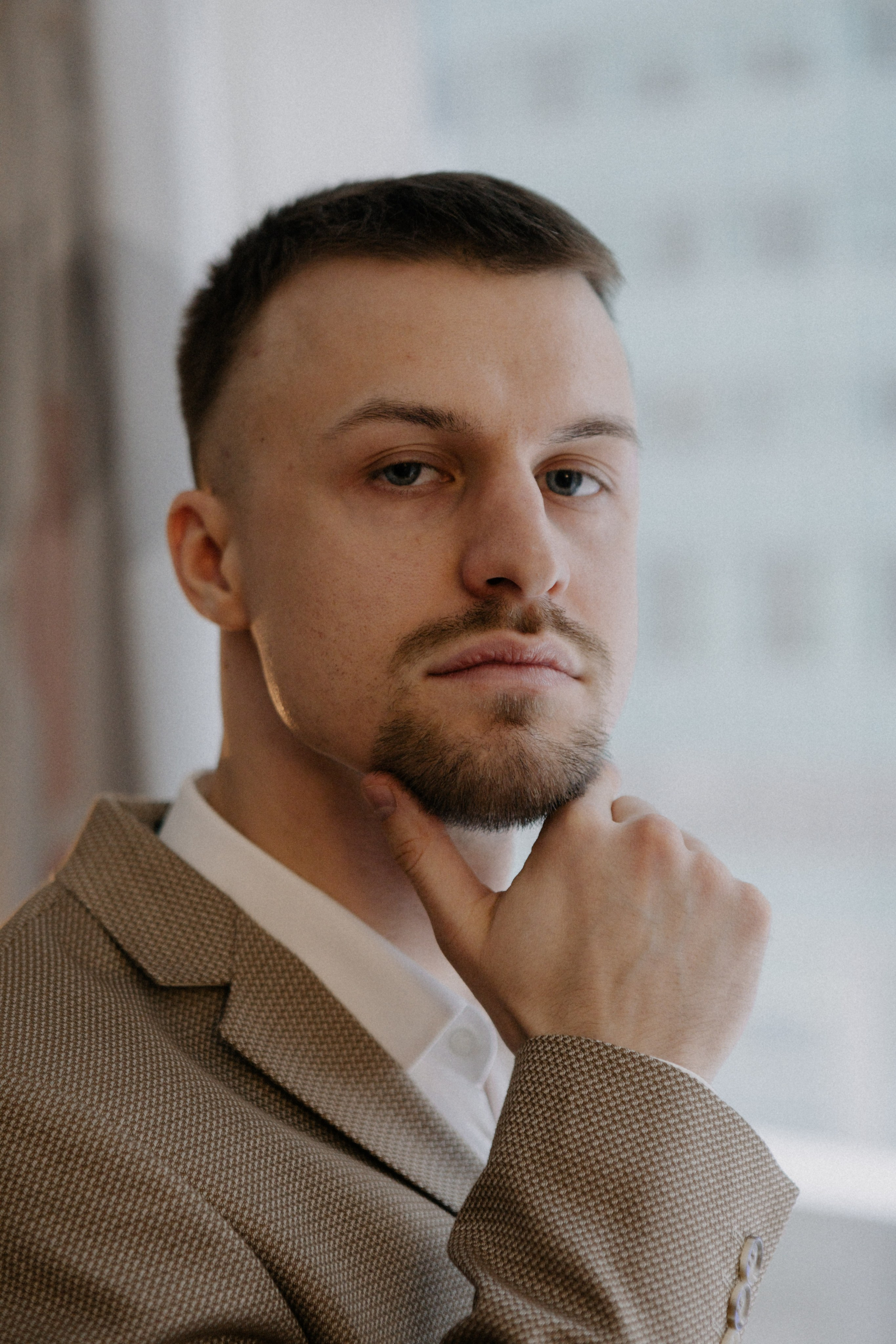 Ксюша и Илья. Утро в отеле роспись в Birds. Свадебный и портретный фотограф в Москве Анастасия Масюк