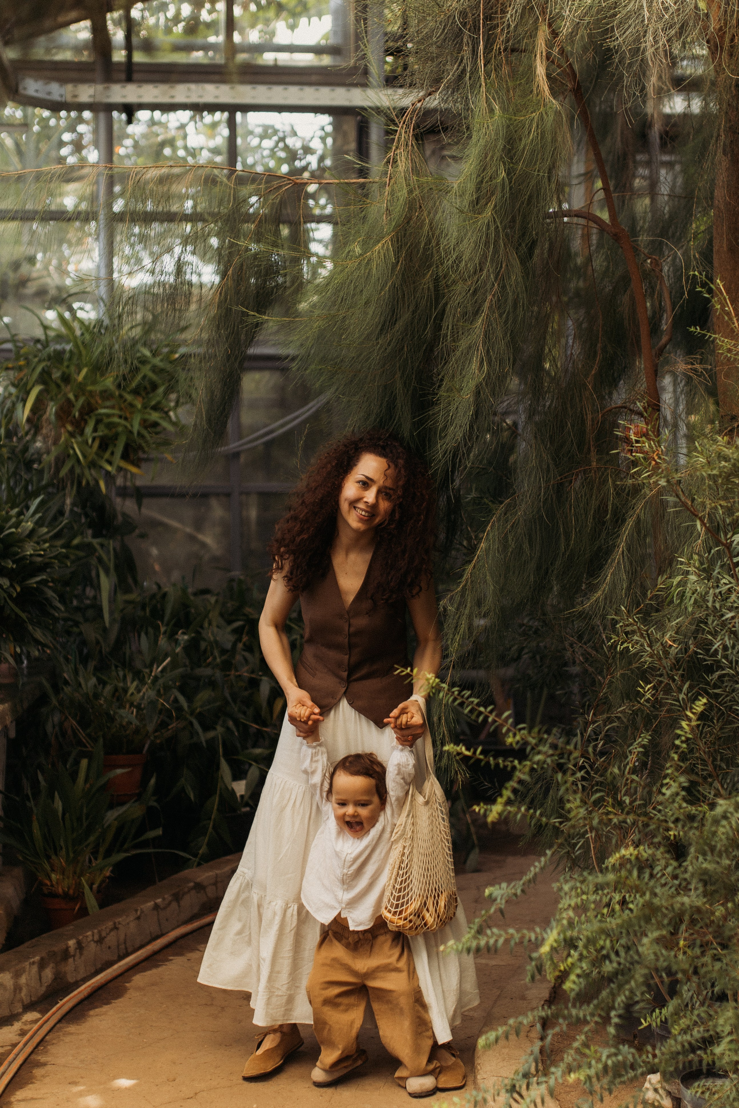 Зарина и София съемка в оранжерее. Семейный и свадебный фотограф в Москве и Зеленограде Марина Малярова