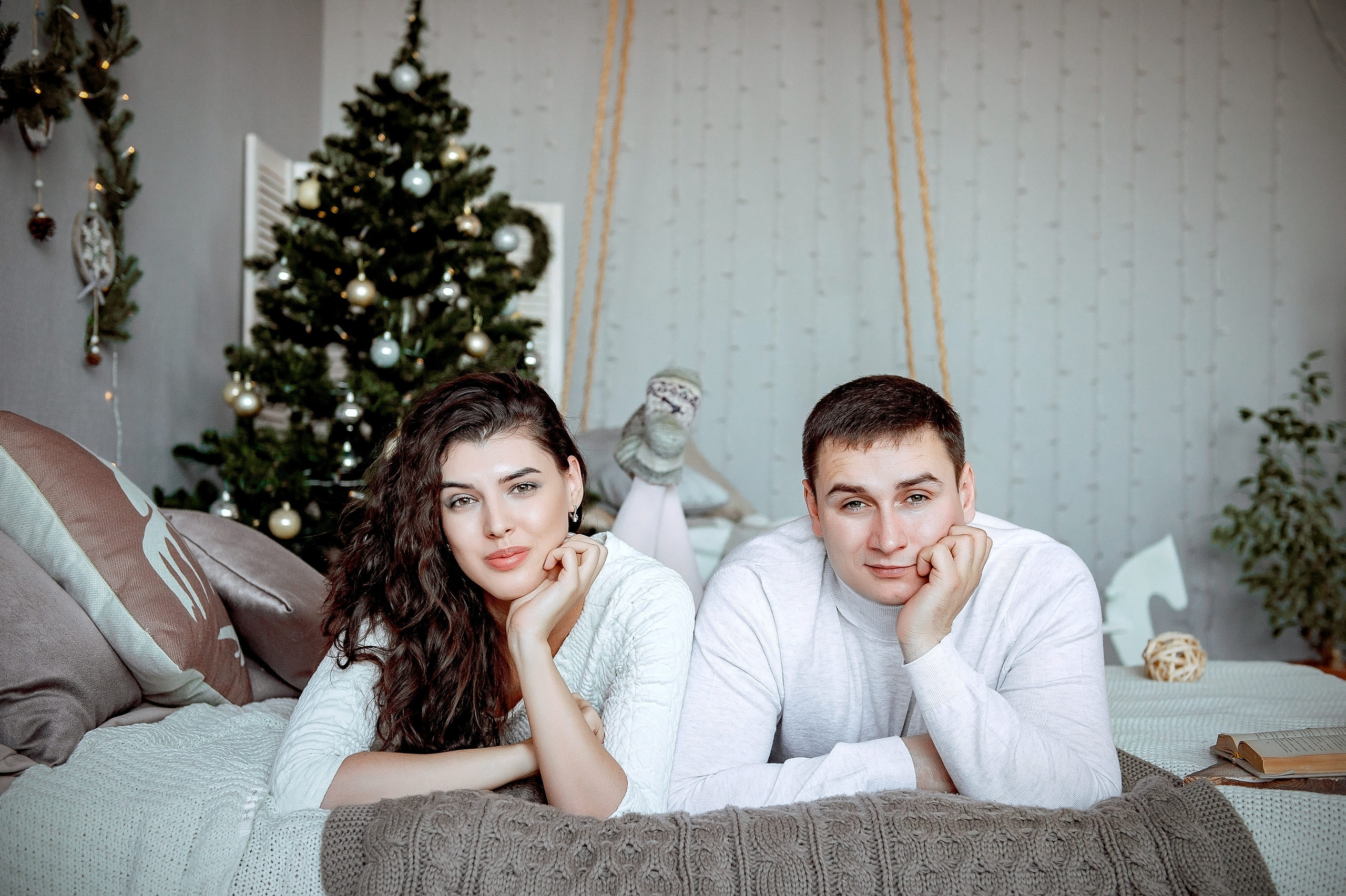 Love story фотосессия в фотостудии во Фрязино. Свадебный и семейный фотограф Виктория Носачёва. Щелково, Москва и МО