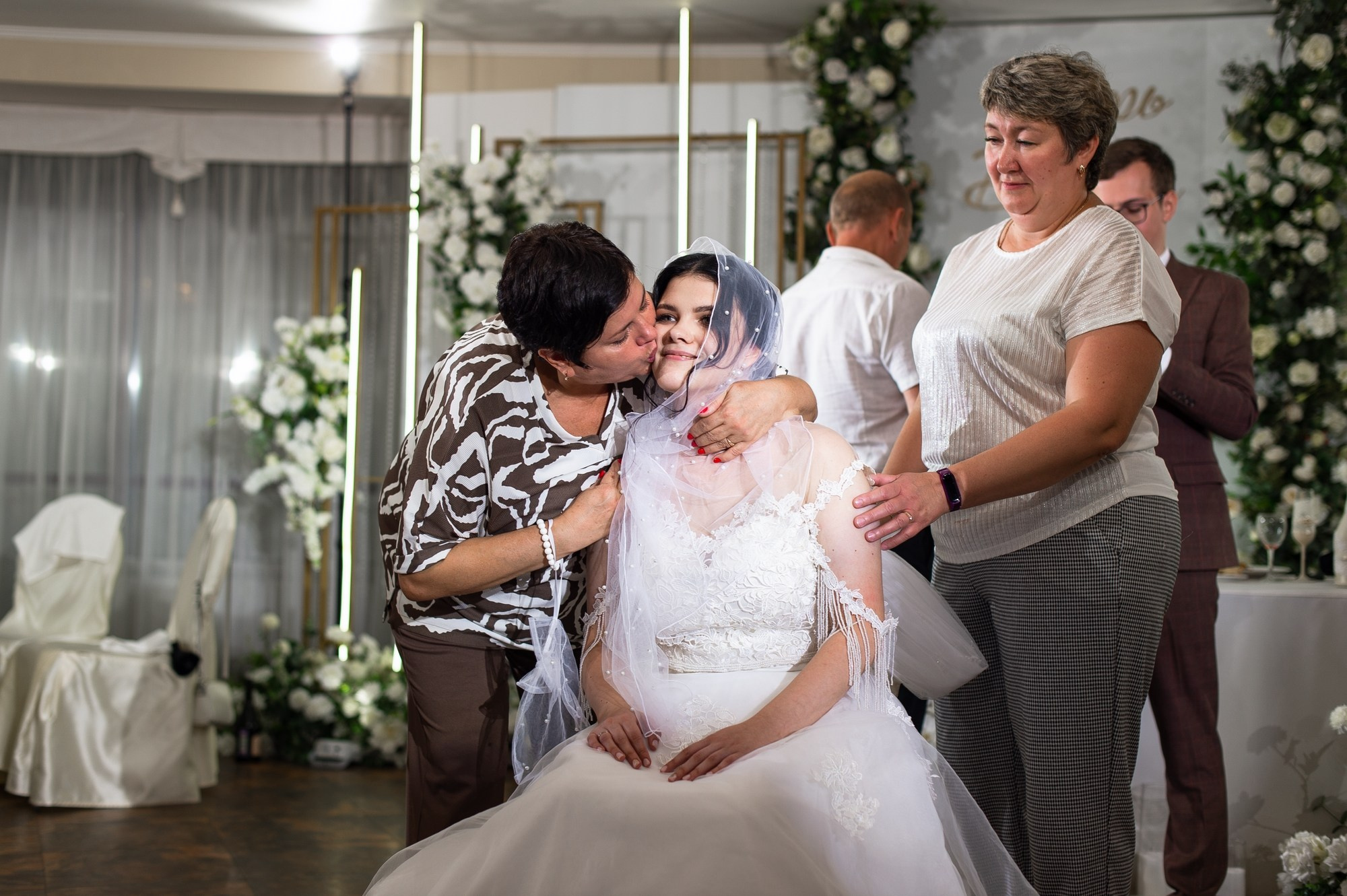 Центральная свадьба. Свадебный и семейный фотограф в Омске Мормулев Михаил