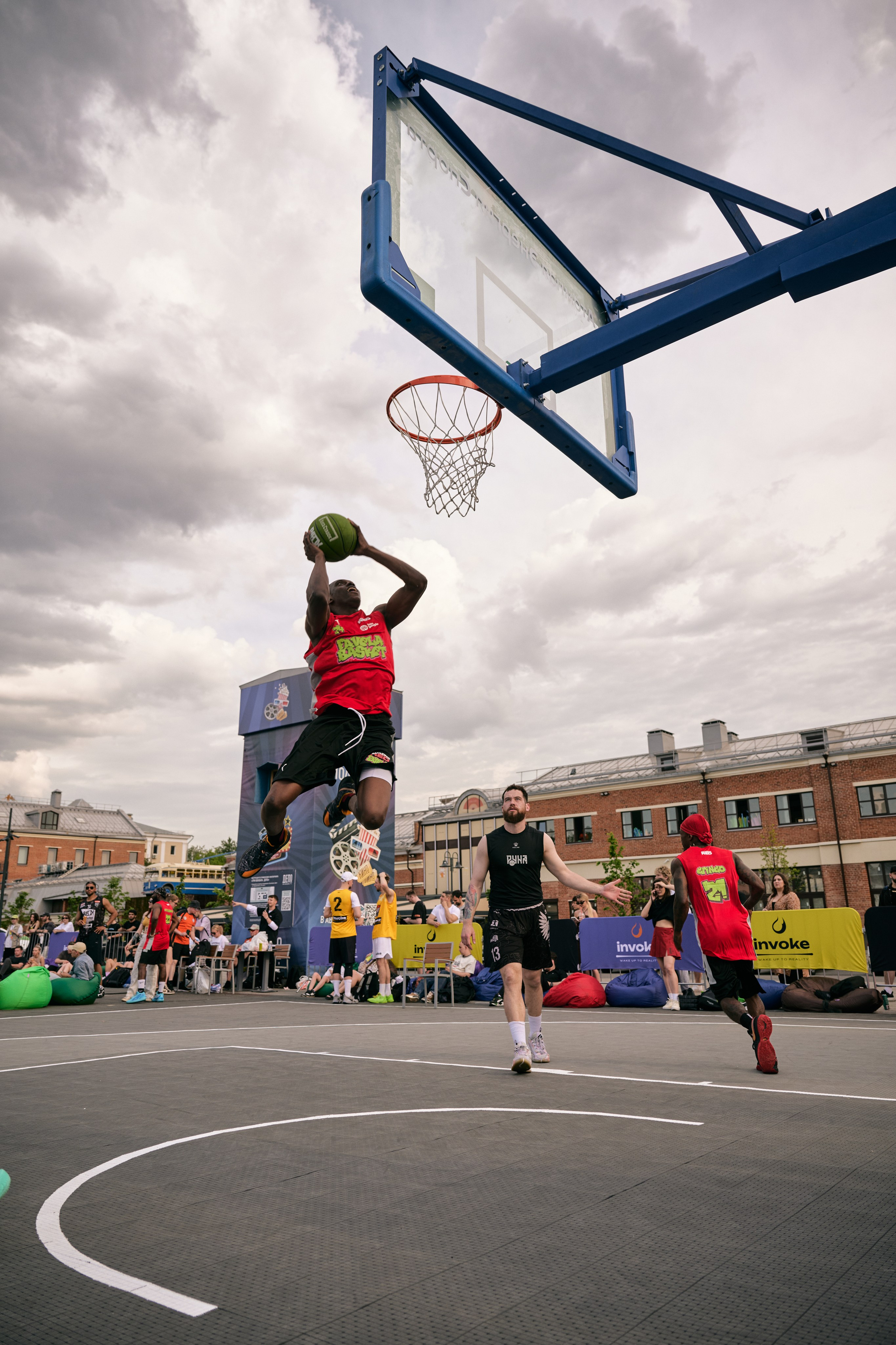 Invoke — Легенды улиц. Фотограф в Москве — Новиков Владислав