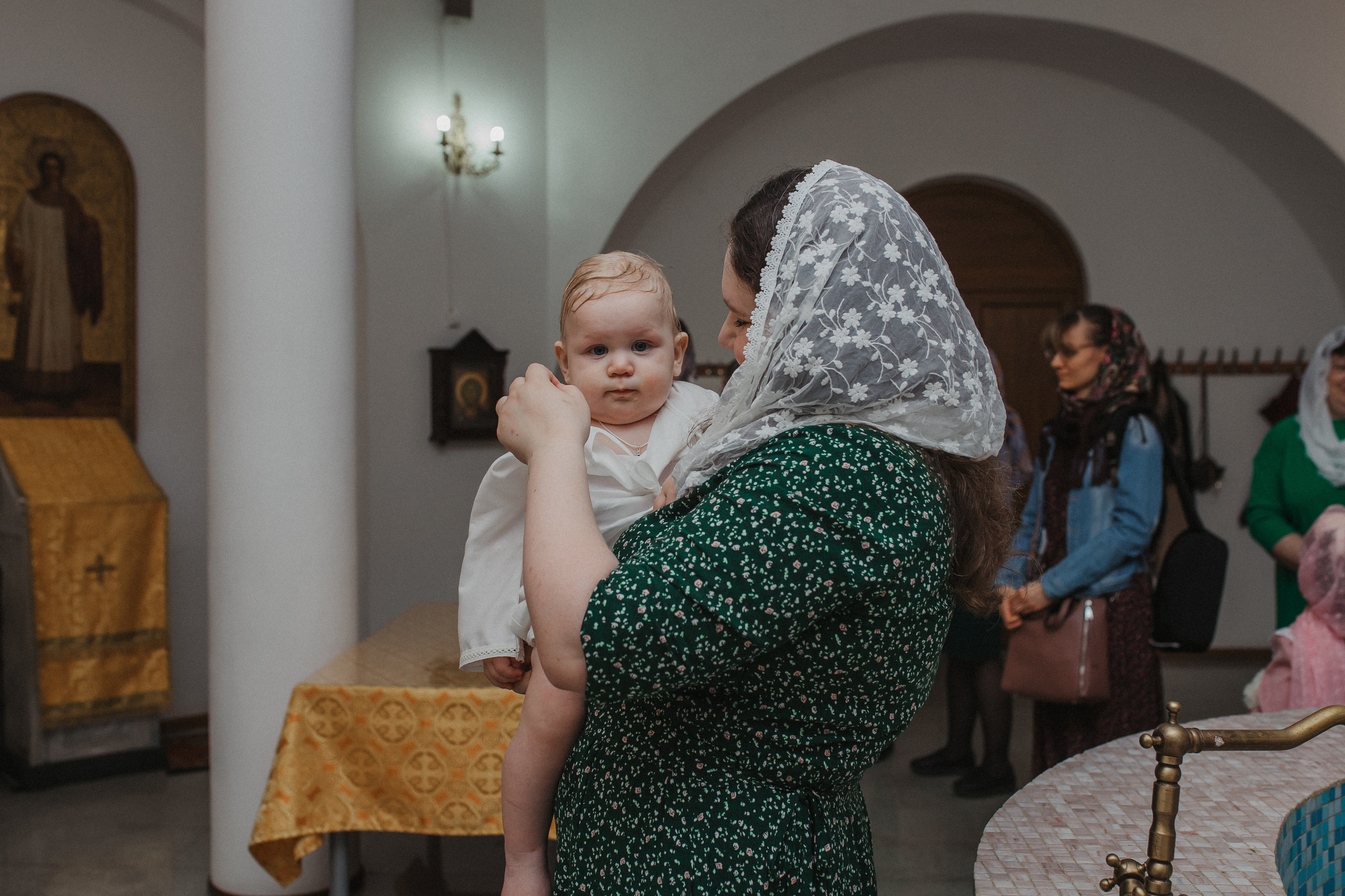 Крещение Матвей. Семейный и домашний фотограф в Москве и МО Королева Валерия