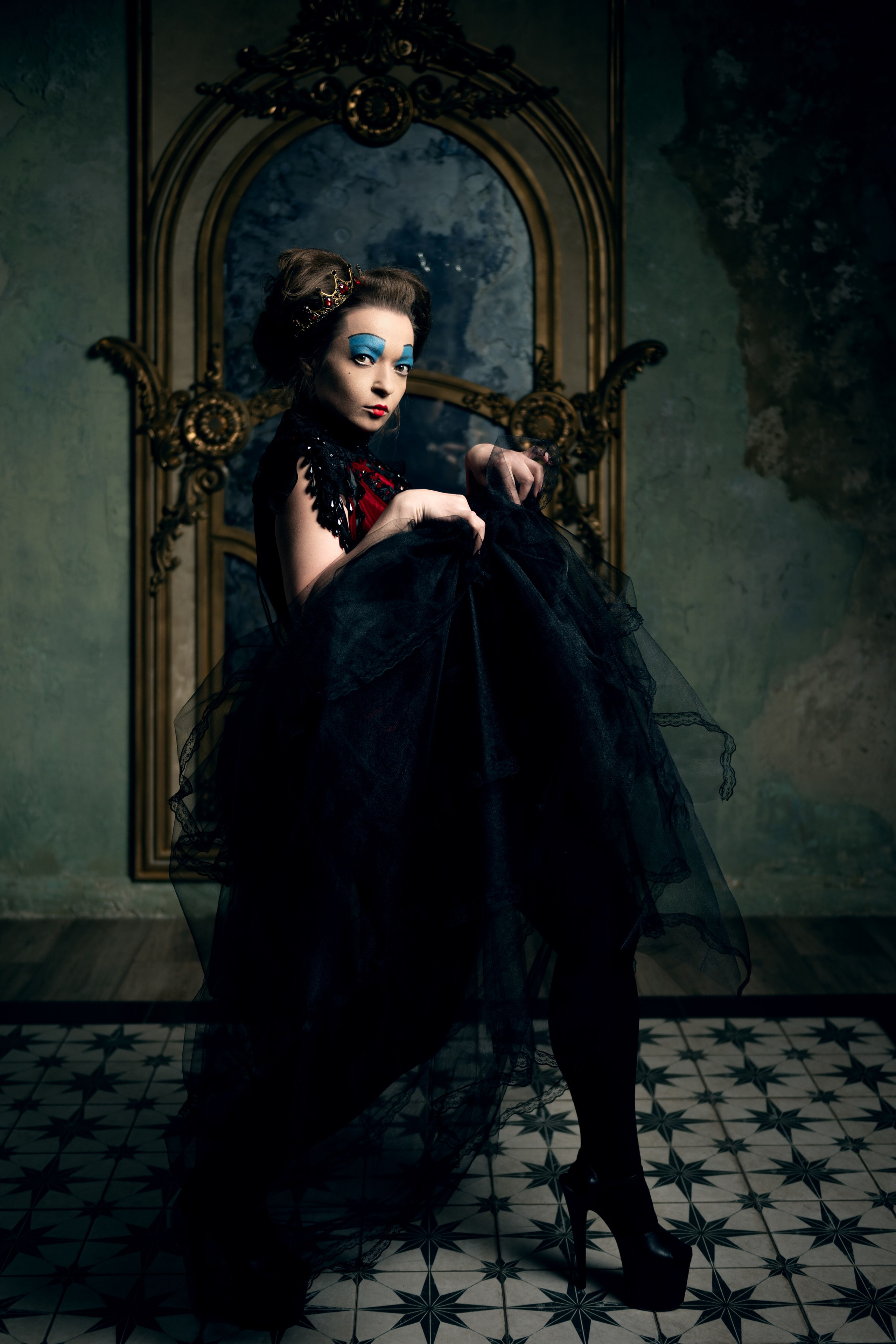 Красная королева (fine art & fashion). Портретный фотограф в Москве Артем Венглинский