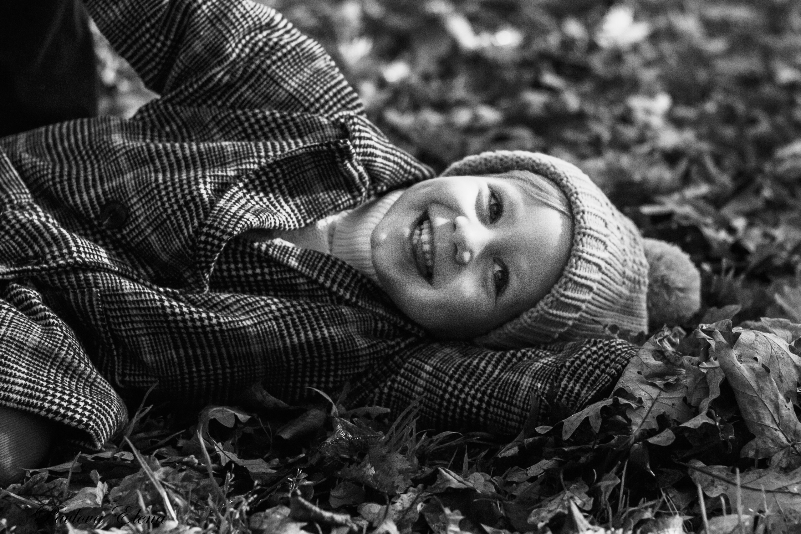 Гоша с папой. Осенняя фотосессия папы с сыном в Парке Победы. Семейный и детский фотограф в Санкт-Петербурге Павлова Елена