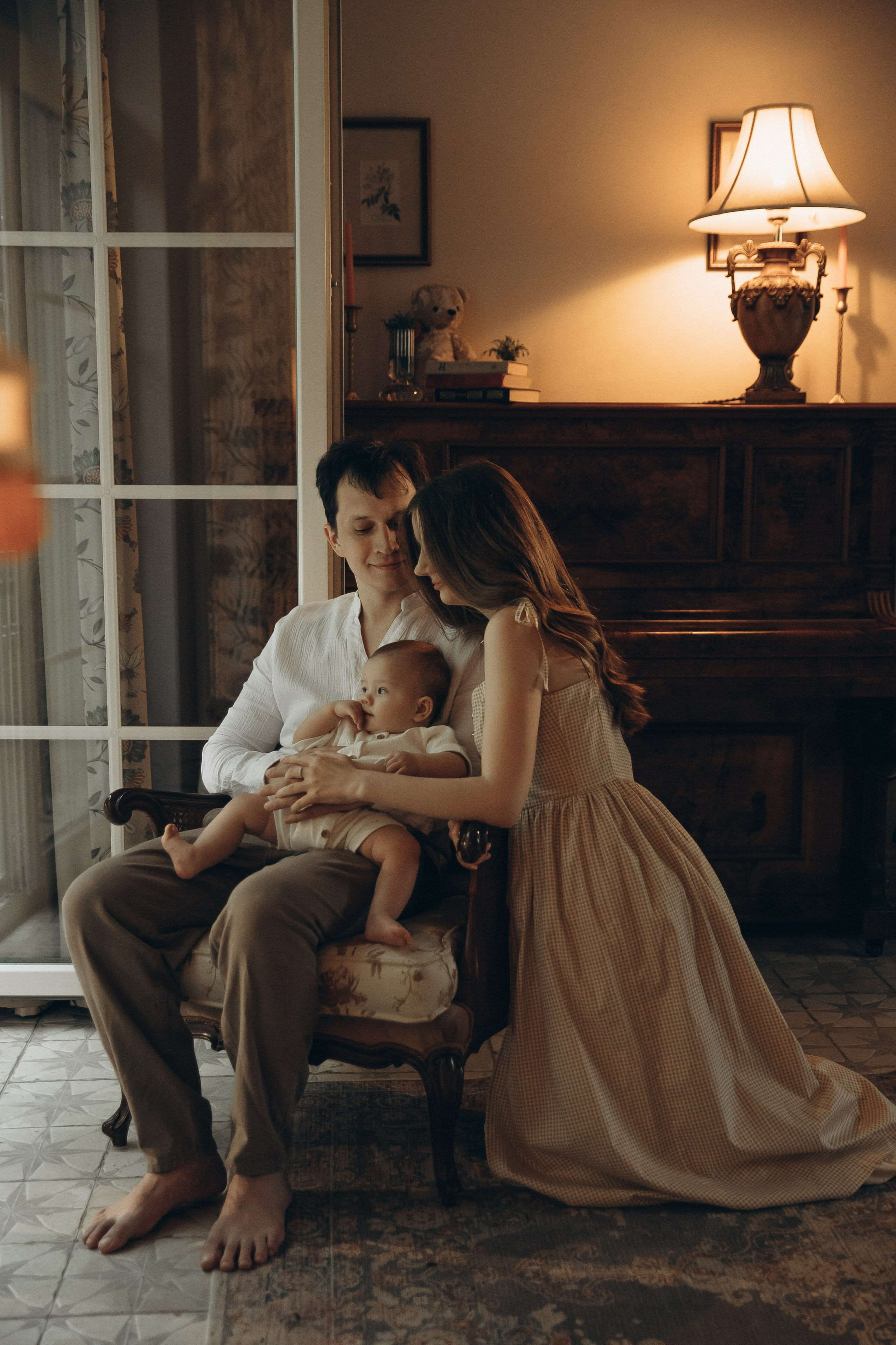 Семейная фотосессия в доме. Семейный фотограф в Москве и Королеве Евгения Баукова