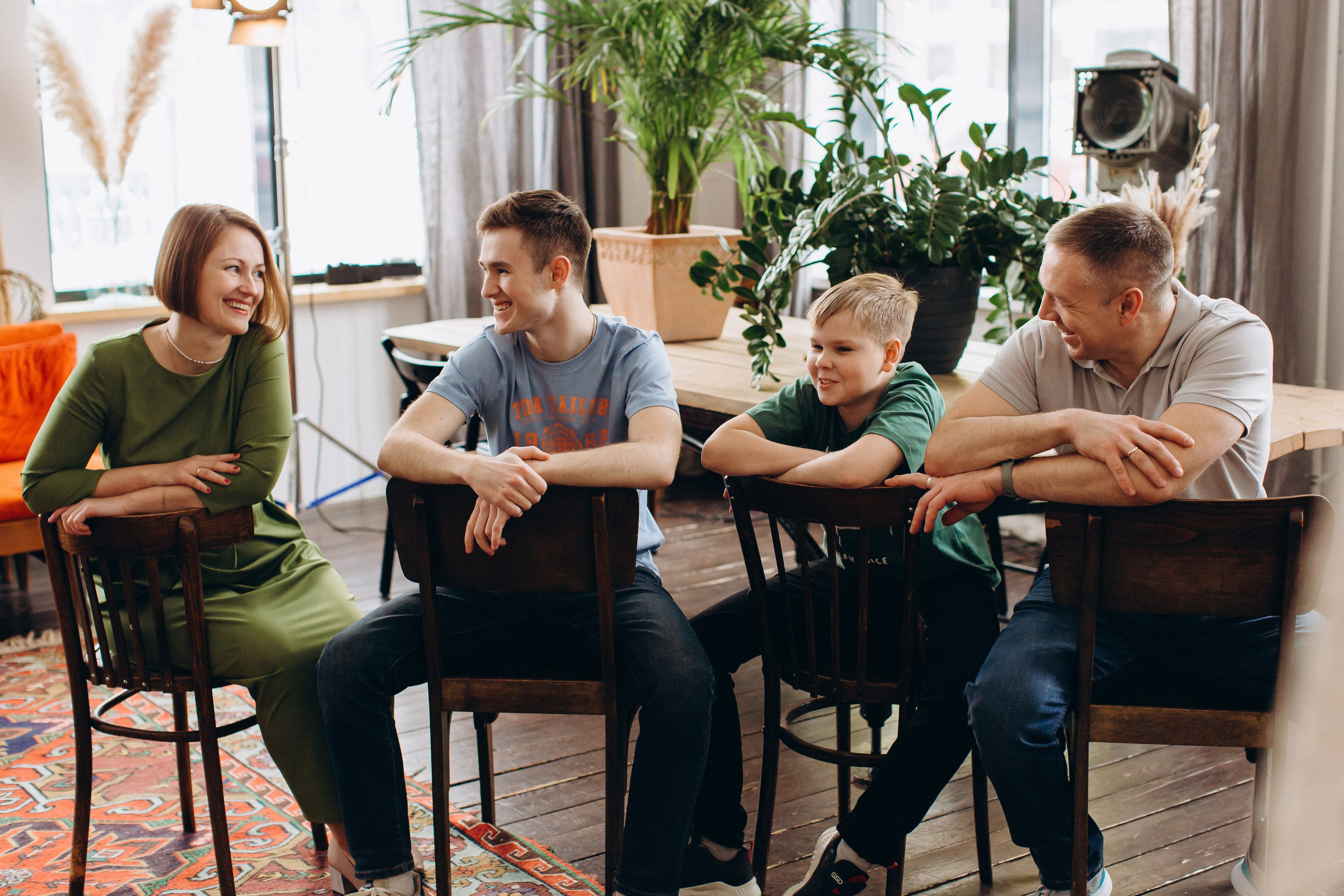 Семейная фотосессия в студии для Елены и ее семьи. Семейный, детский и школьный фотограф в Москве Рудницкая Анна