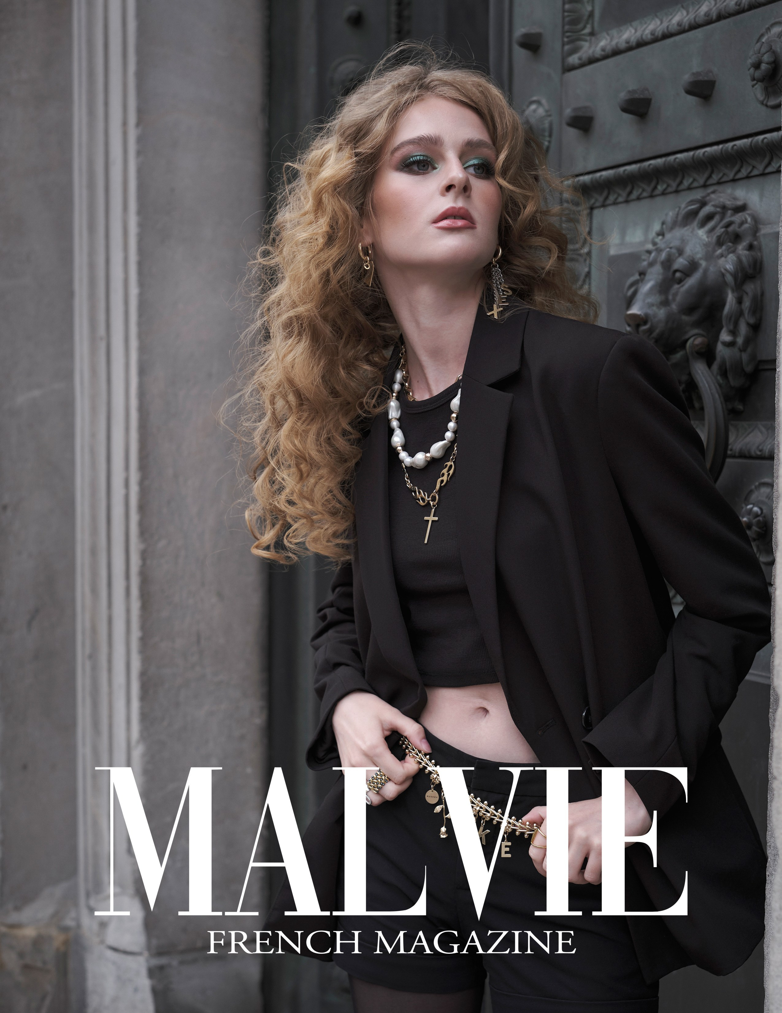 Портретный женский фотограф в Санкт-Петербурге — Елена. Специализируюсь на создании эмоциональных и стильных портретов женщин. Уникальные фотосессии в лучших локациях города. Профессиональный подход, индивидуальный стиль и уютная атмосфера. Записывайтесь на съемку и запечатлейте свою красоту!