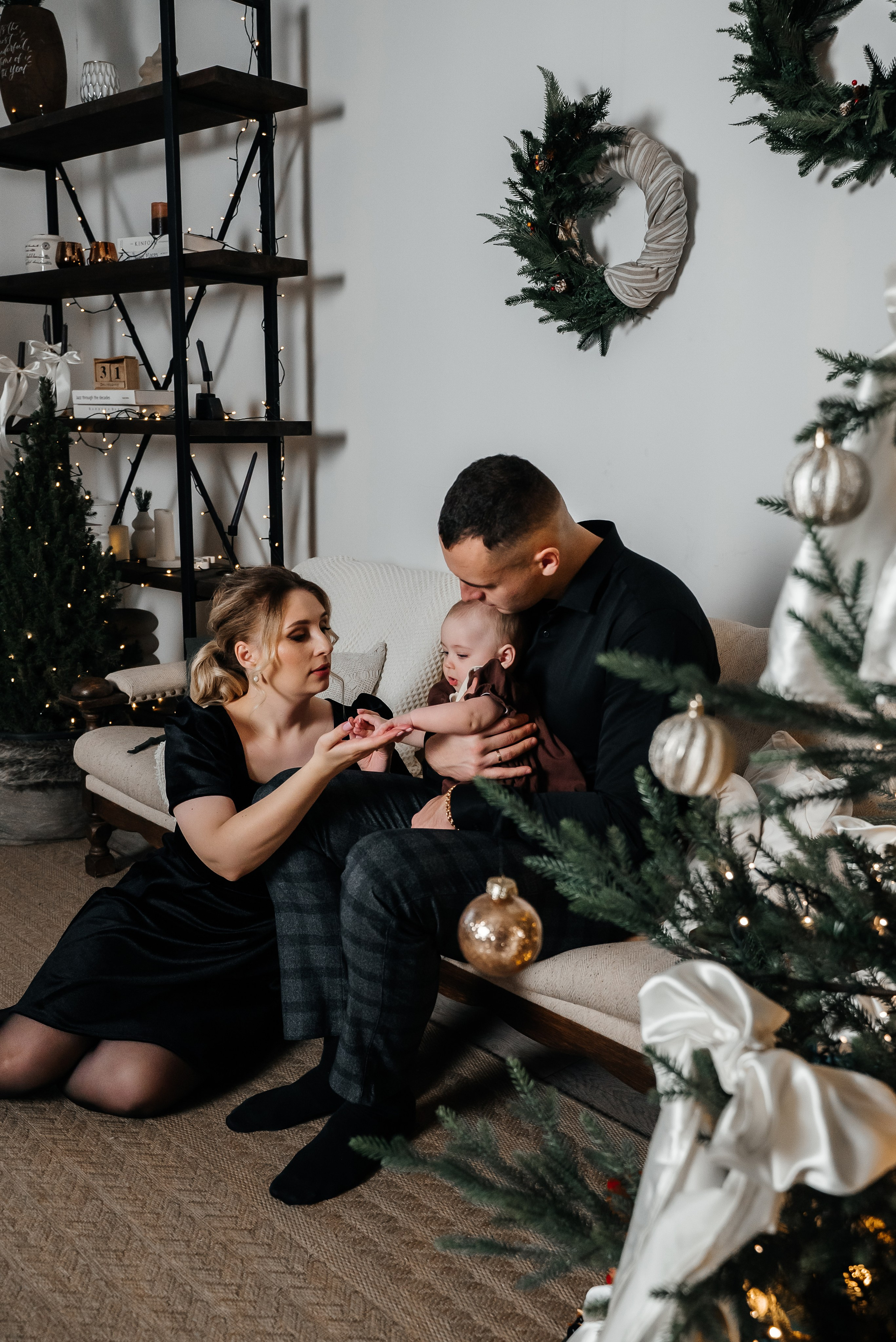 Мама, папа и маленькая принцесса (студия Молоко, зал Милена). Фотограф в Дзержинске Наташа Баева