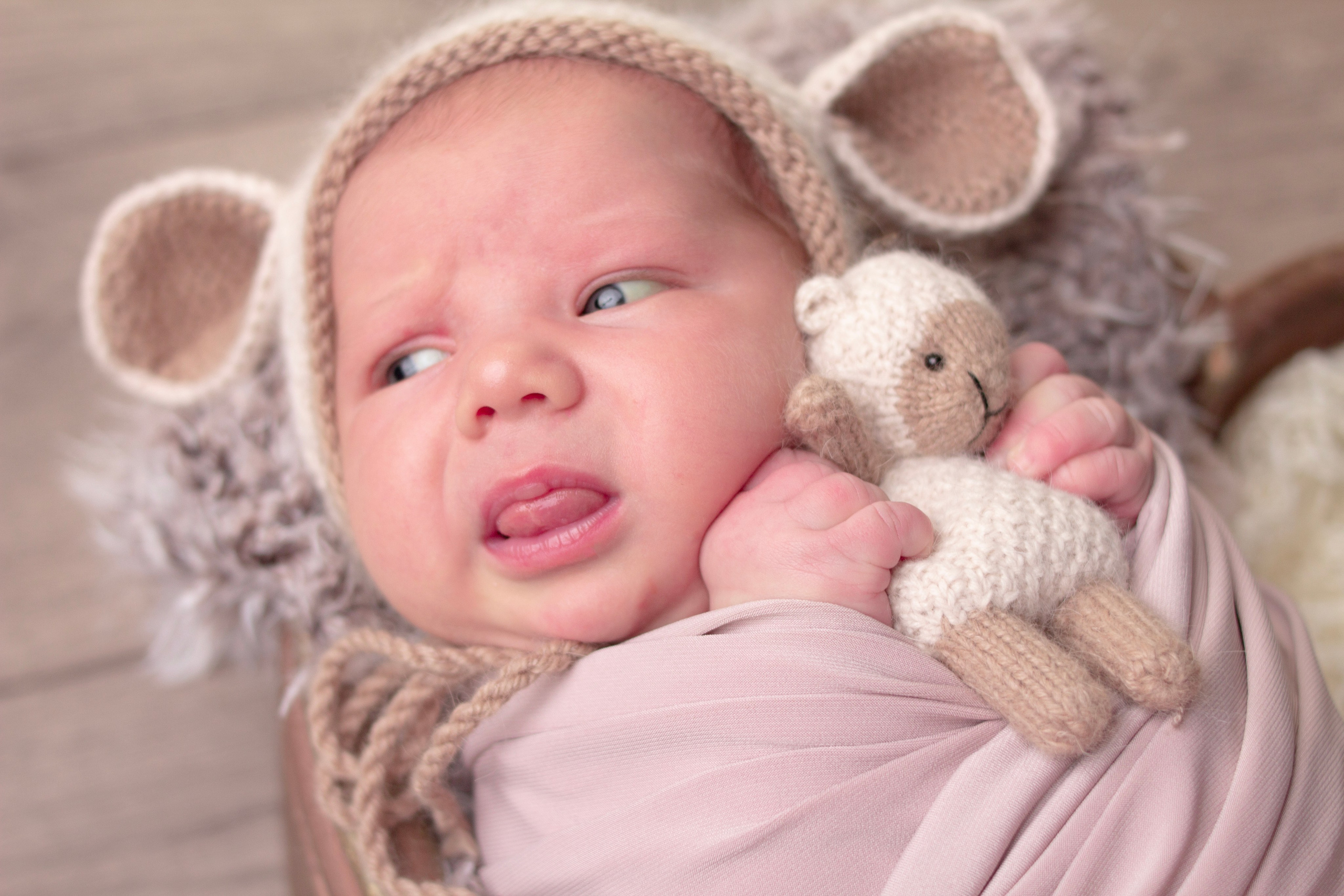 Образы в вязаных костюмчиках. Первый кадр | newborn фотограф | Всеволожск