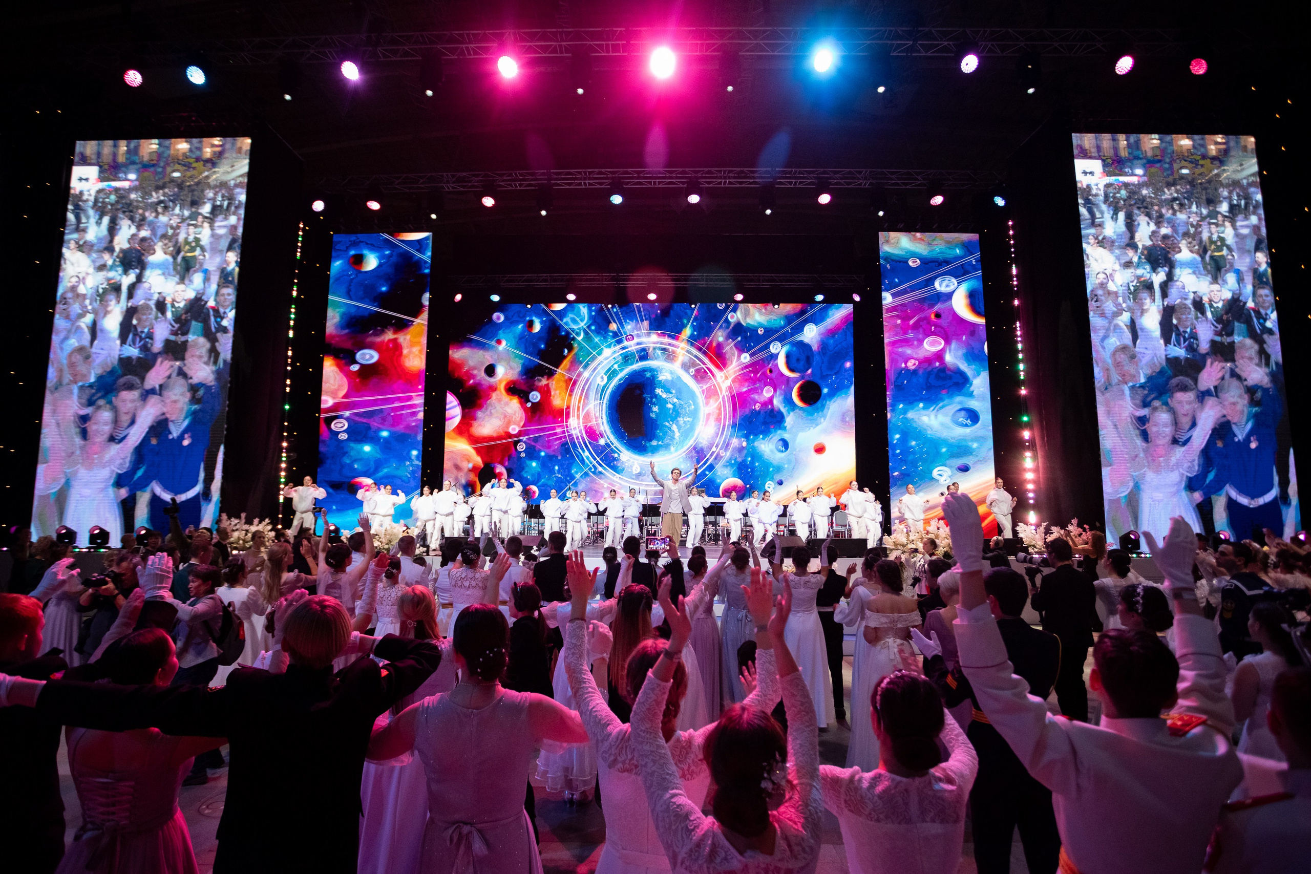 Кадетский бал. VICTOR SAPOZHNIKOV