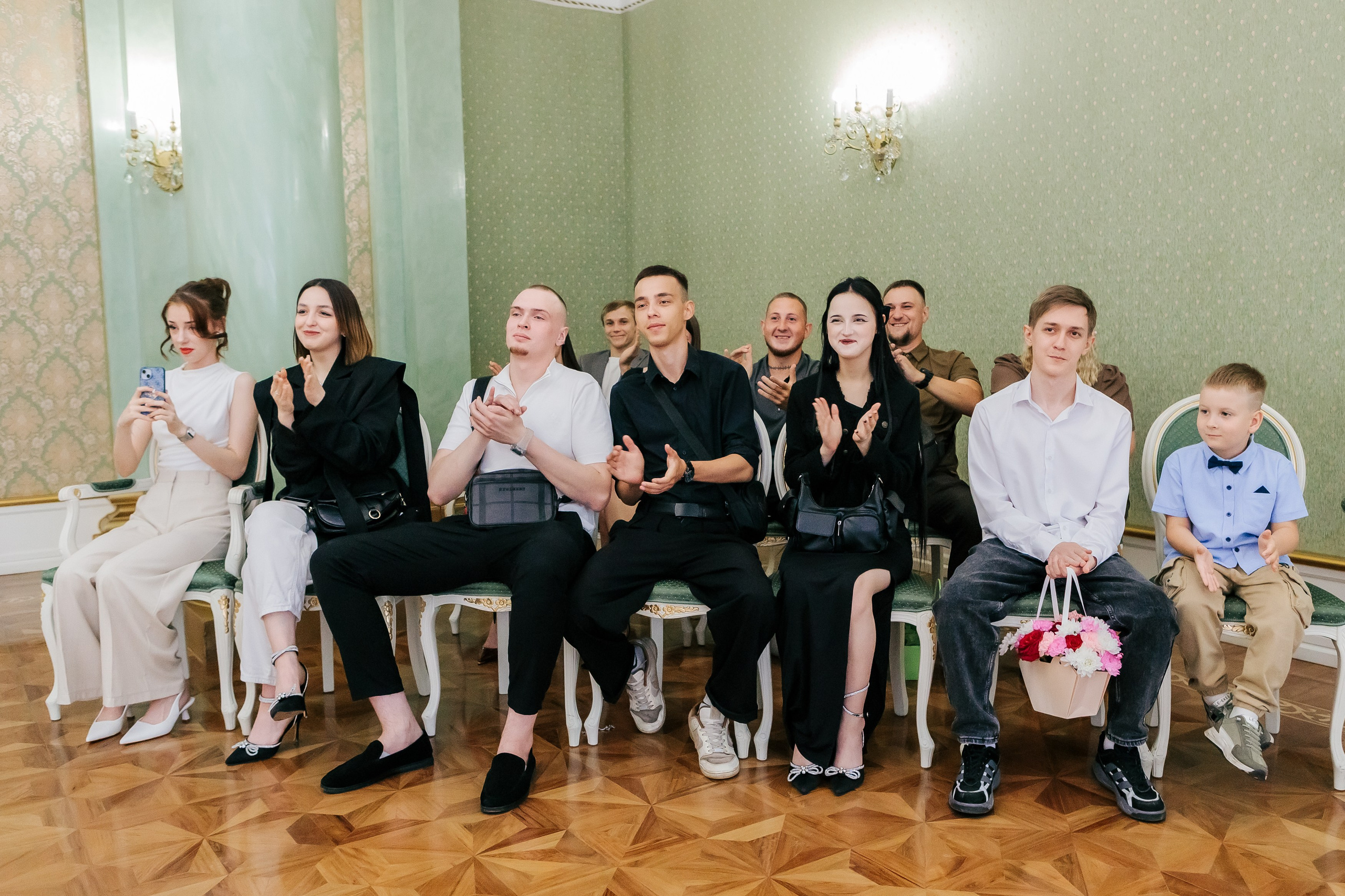 ЗАГС на Малыгина. Фотограф Илья Силин