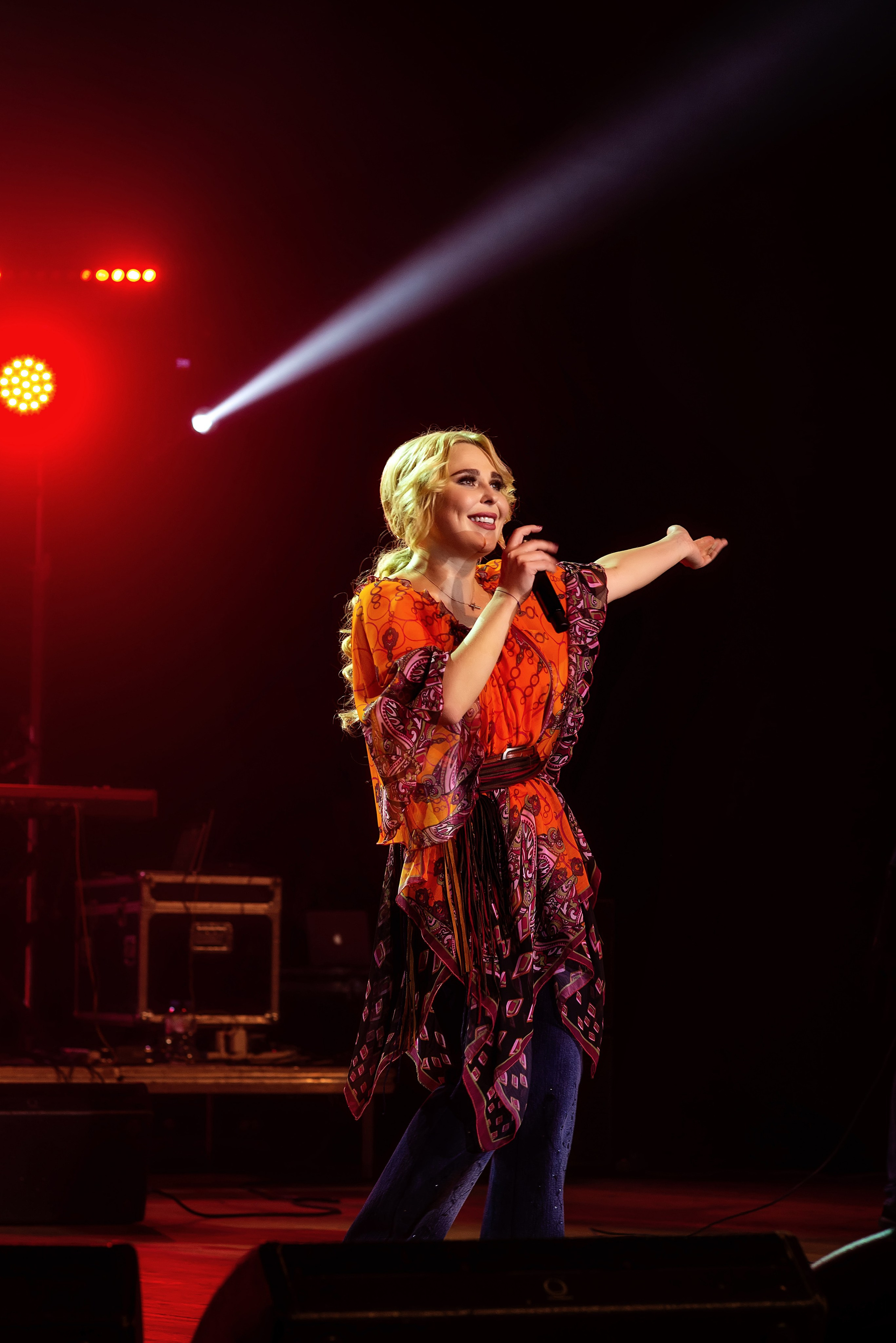 Концерт Пелагеи. Школьный, фэшн фотограф в Тюмени и в России Ирина Королева