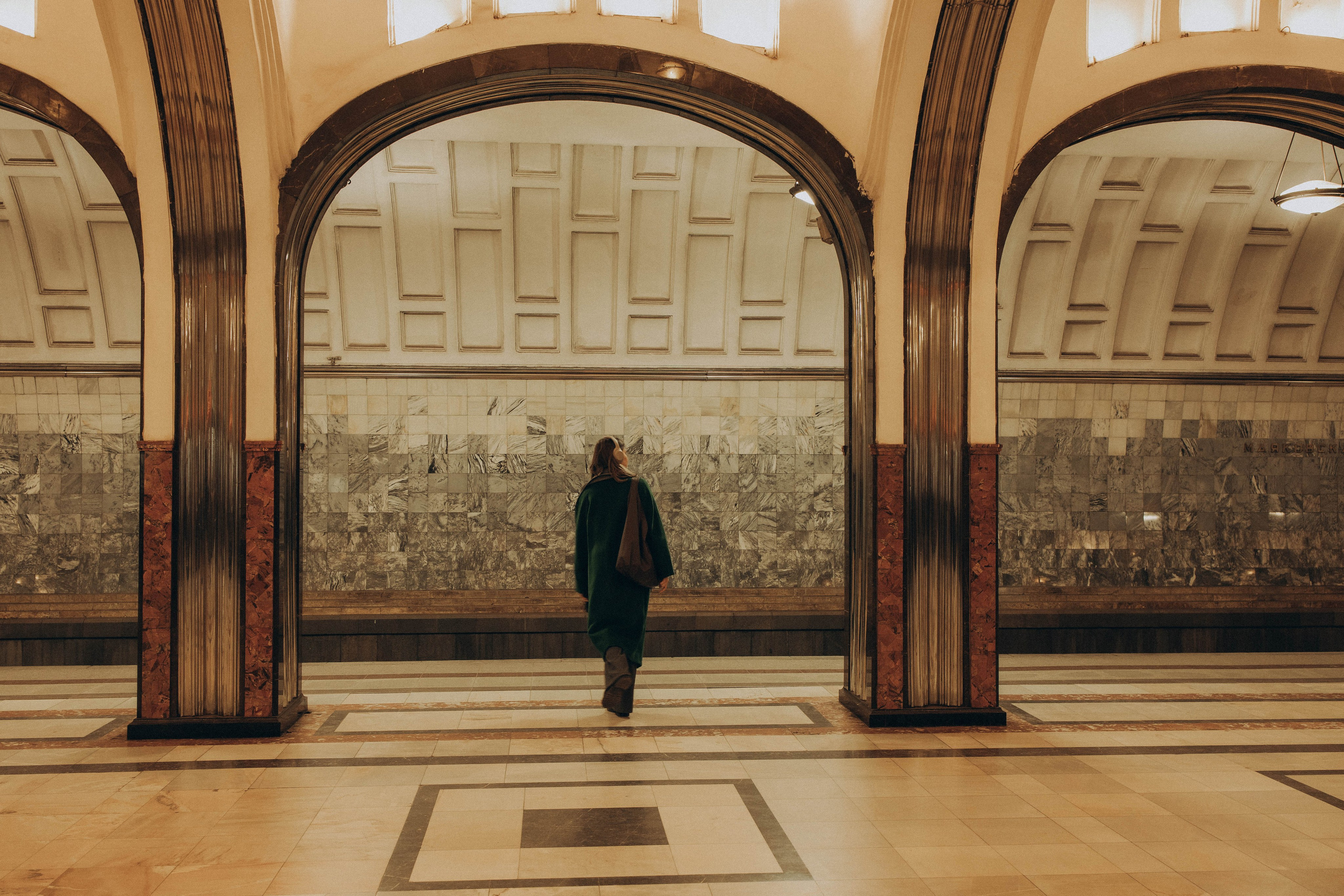 Мария прогулка в центре. Фотограф lifestylе в Москве Пшеничная Анастасия